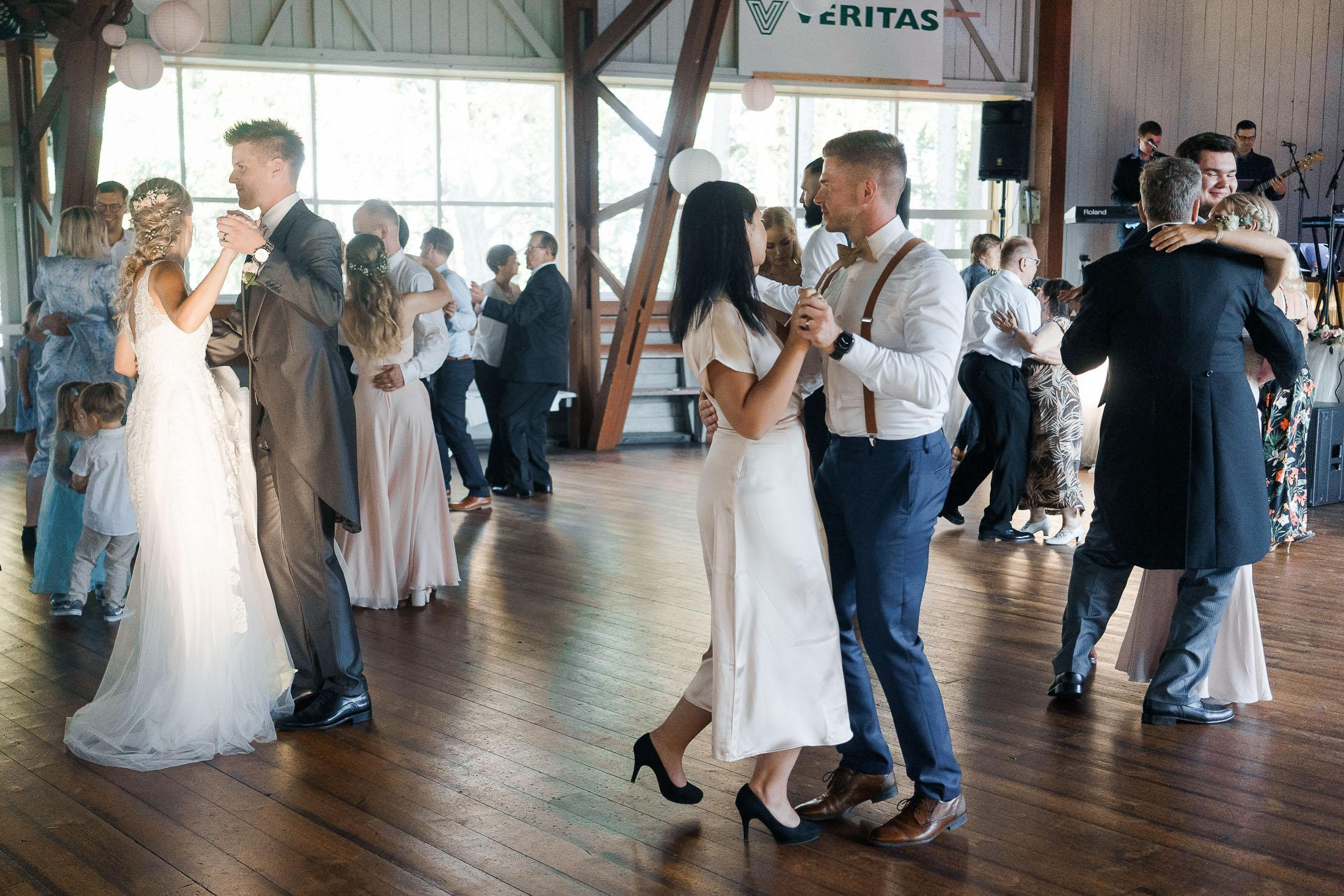 Hääkuvaaja Porvoossa | Unohtumattomat Hetket Hotelli Runosta Tanssisaarelle