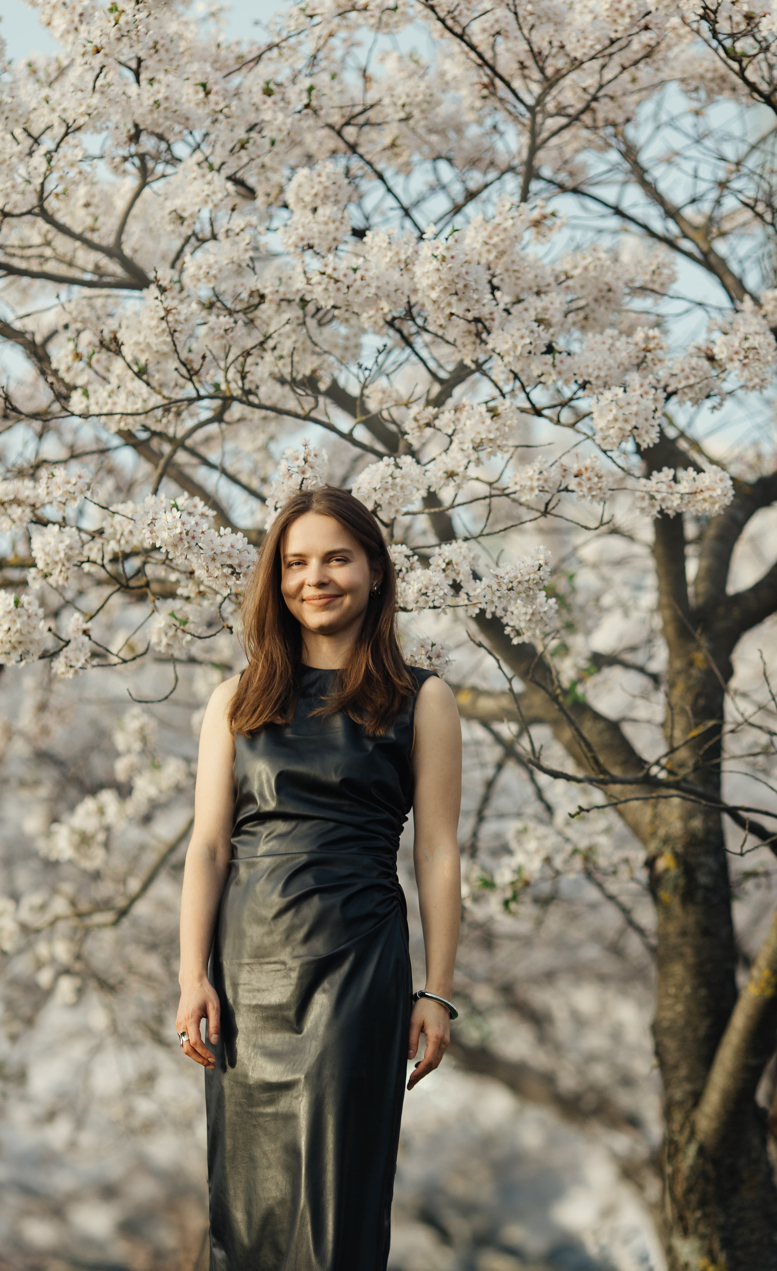 Прогулка Ольги в сакуре. Family photographer in Vilnuis Svetlana Naumova