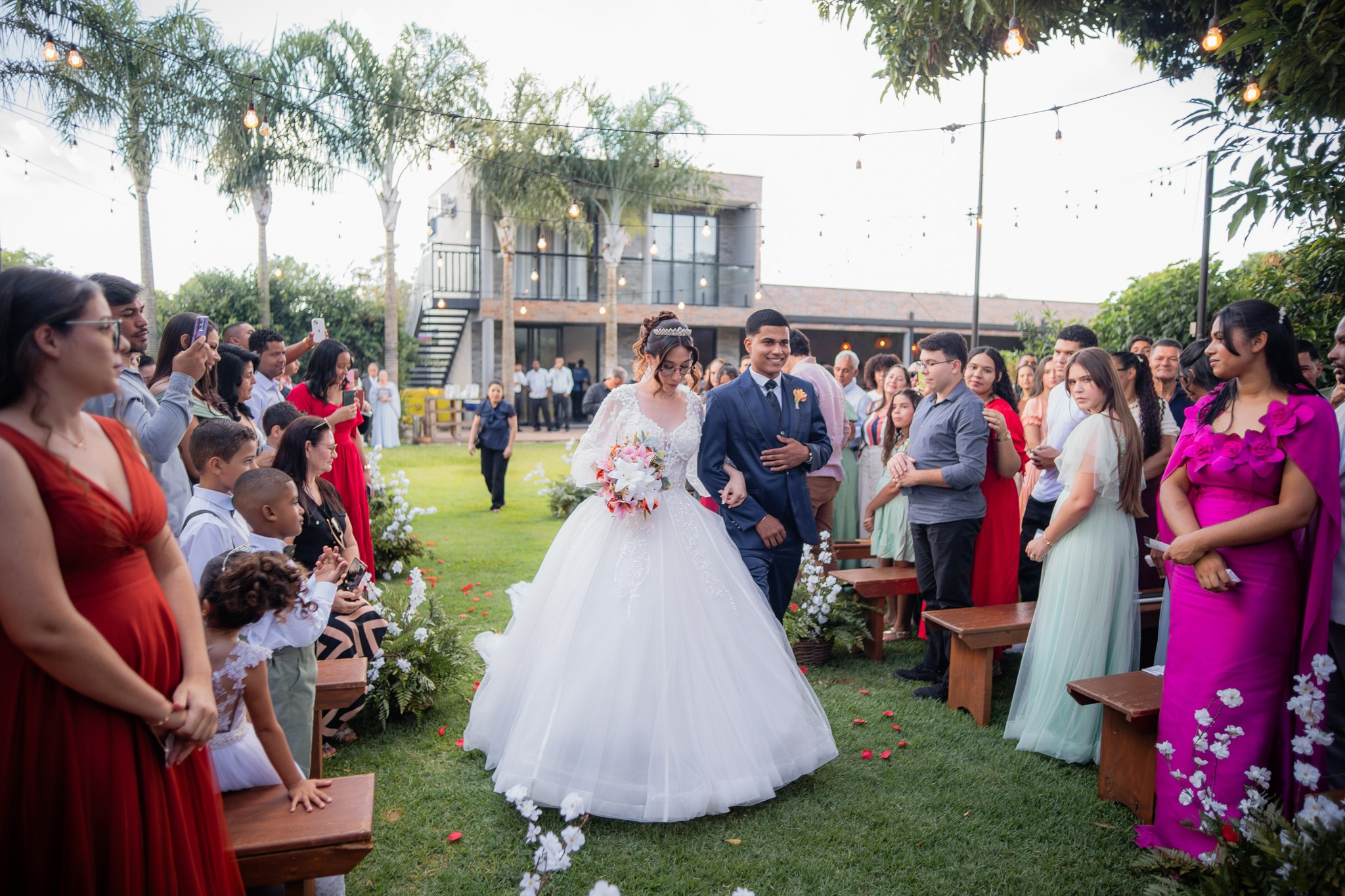 Larissa & Vinicius — Espaço Faveral / Aararaquara. Robson Colaço