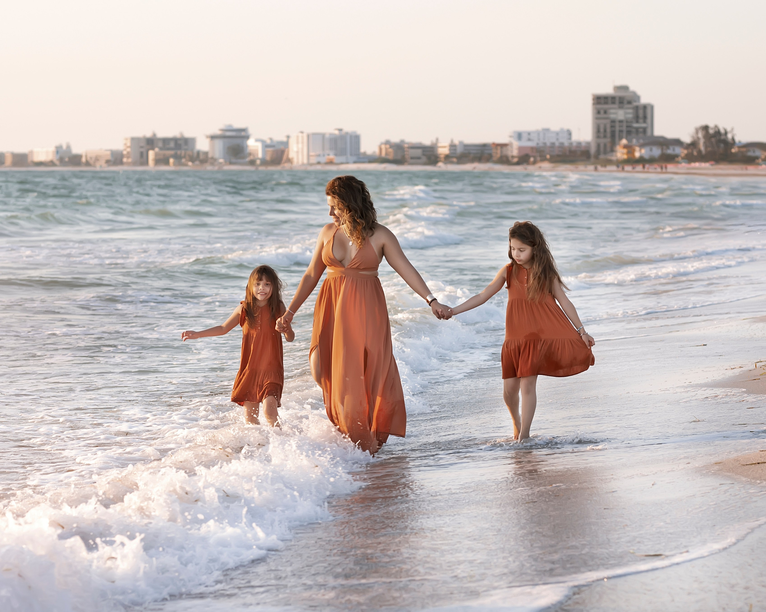 Ocean. Portrait, kids and family photographer in Wesley Chapel Alina Alice Osipova