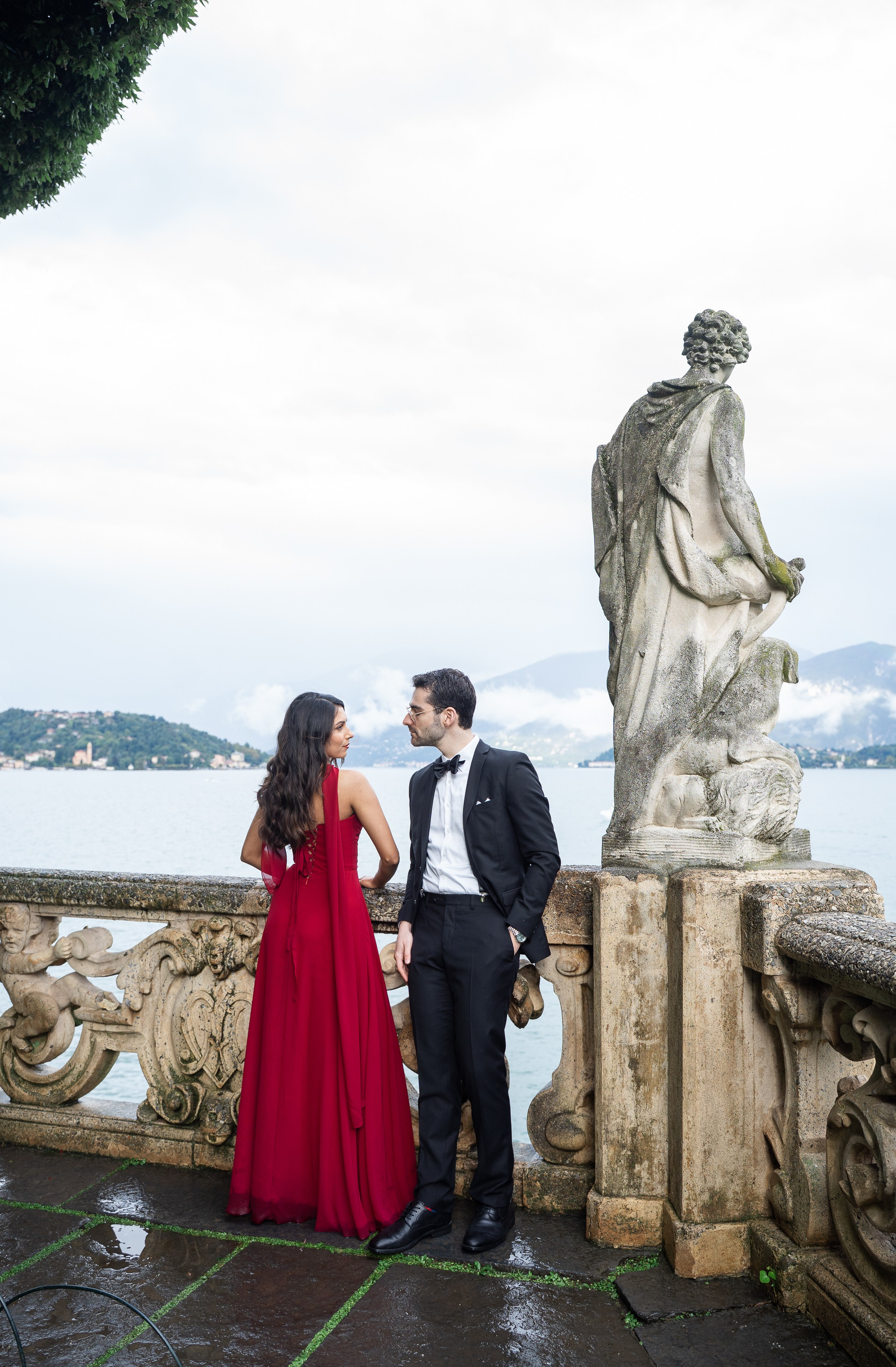 Engagement Photoshoot at the Villa Balbianello. Proposal Photographer in Lake Como