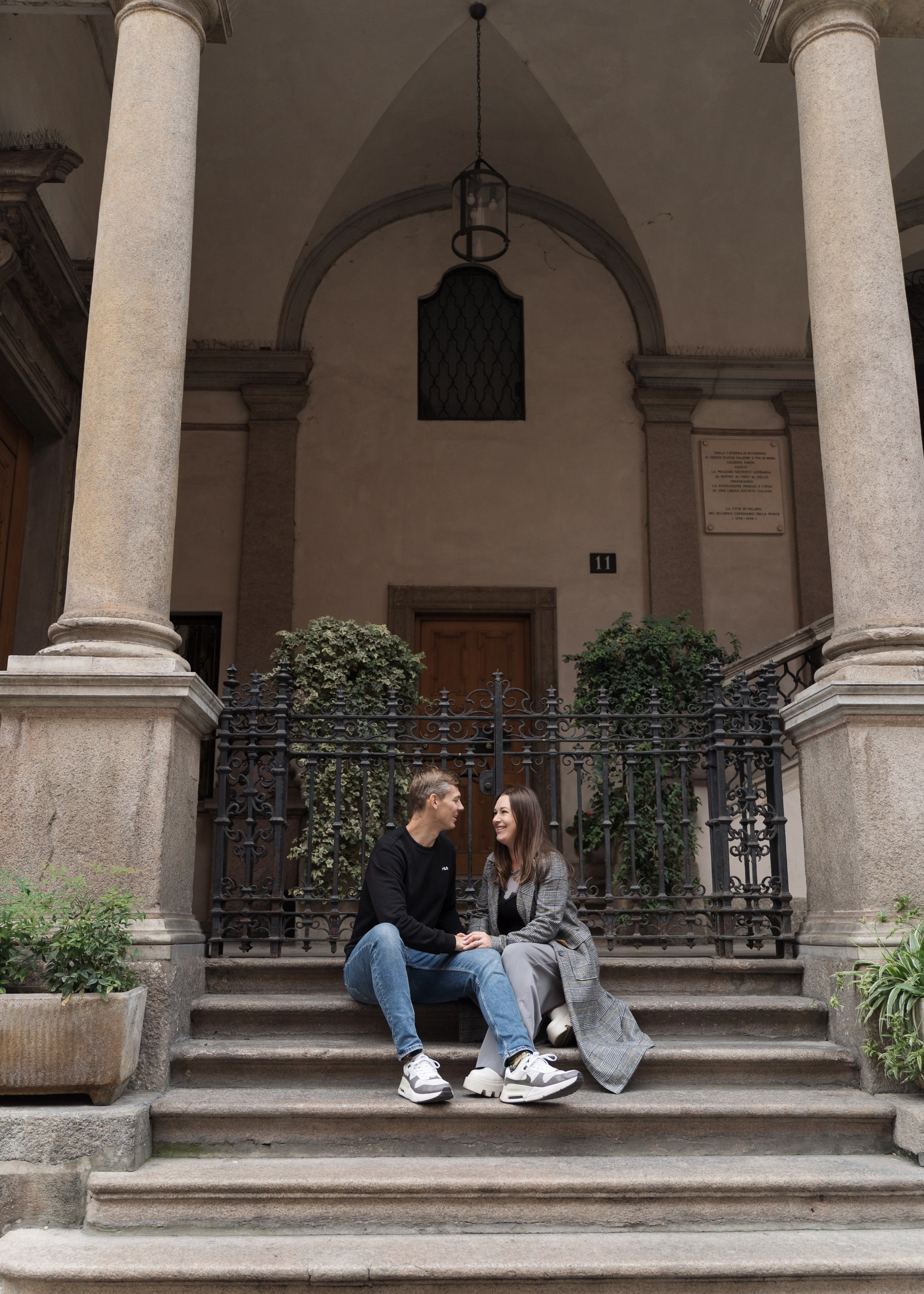 Winter Photo Walk in Milan. Proposal Photographer in Lake Como