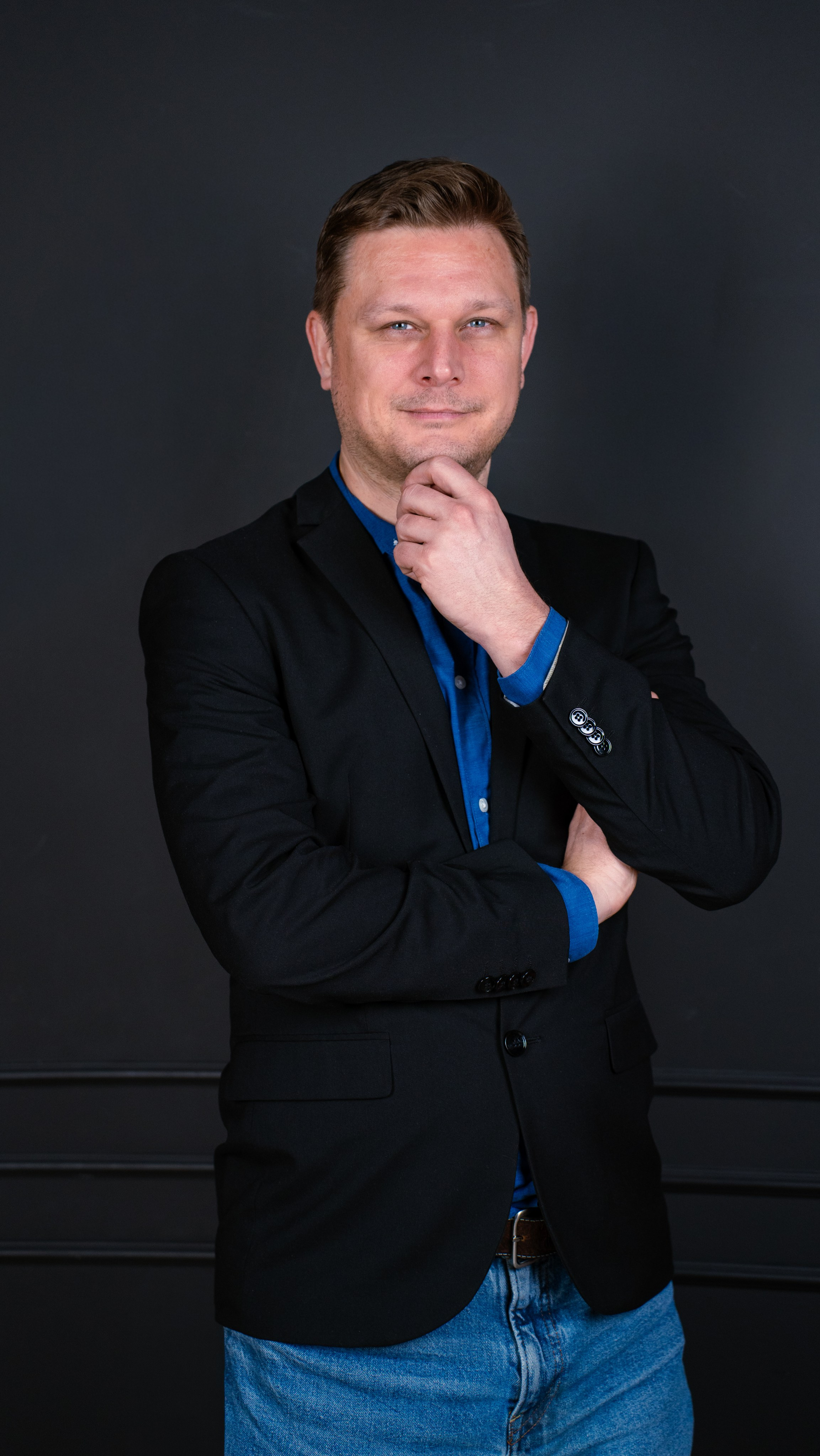 Business Photoshoot in Chisinau. Photographer in Chisinau — Raymond | Portraits, Events & Product Photography