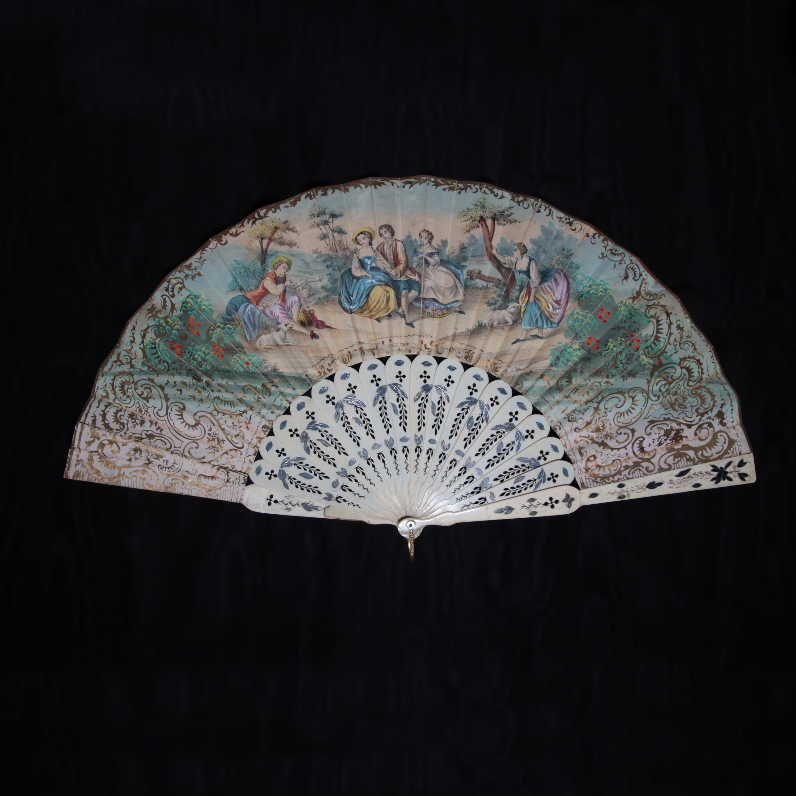 Richfan. Современнные и актикварные украшения в Барселоне, Москве и Санкт-Петербурге