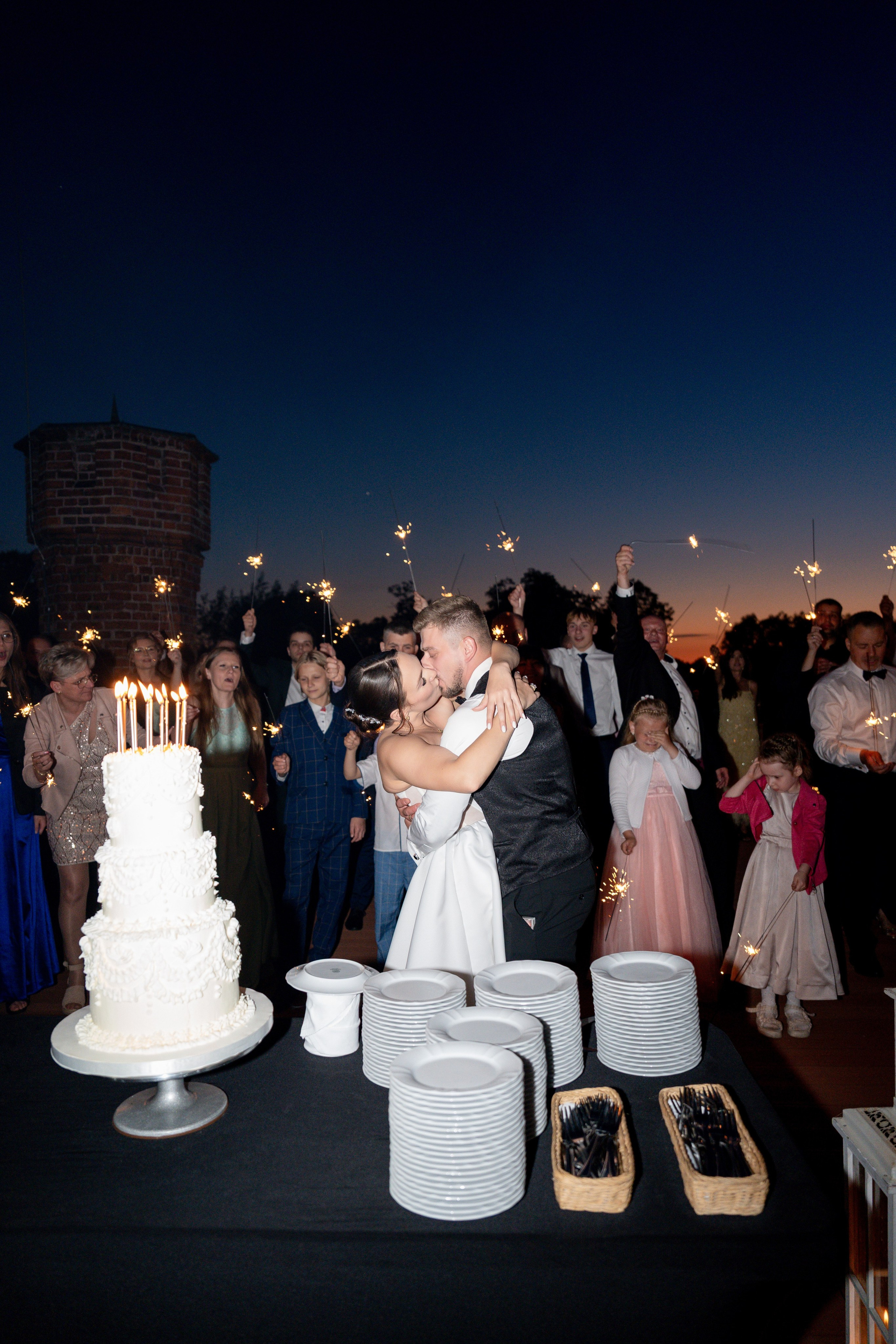 E&N: Zamek w Rzucewie. SL Wedding Photo — Editorial, Elegant & Timeless Wedding Photography in Poland and Across Europe