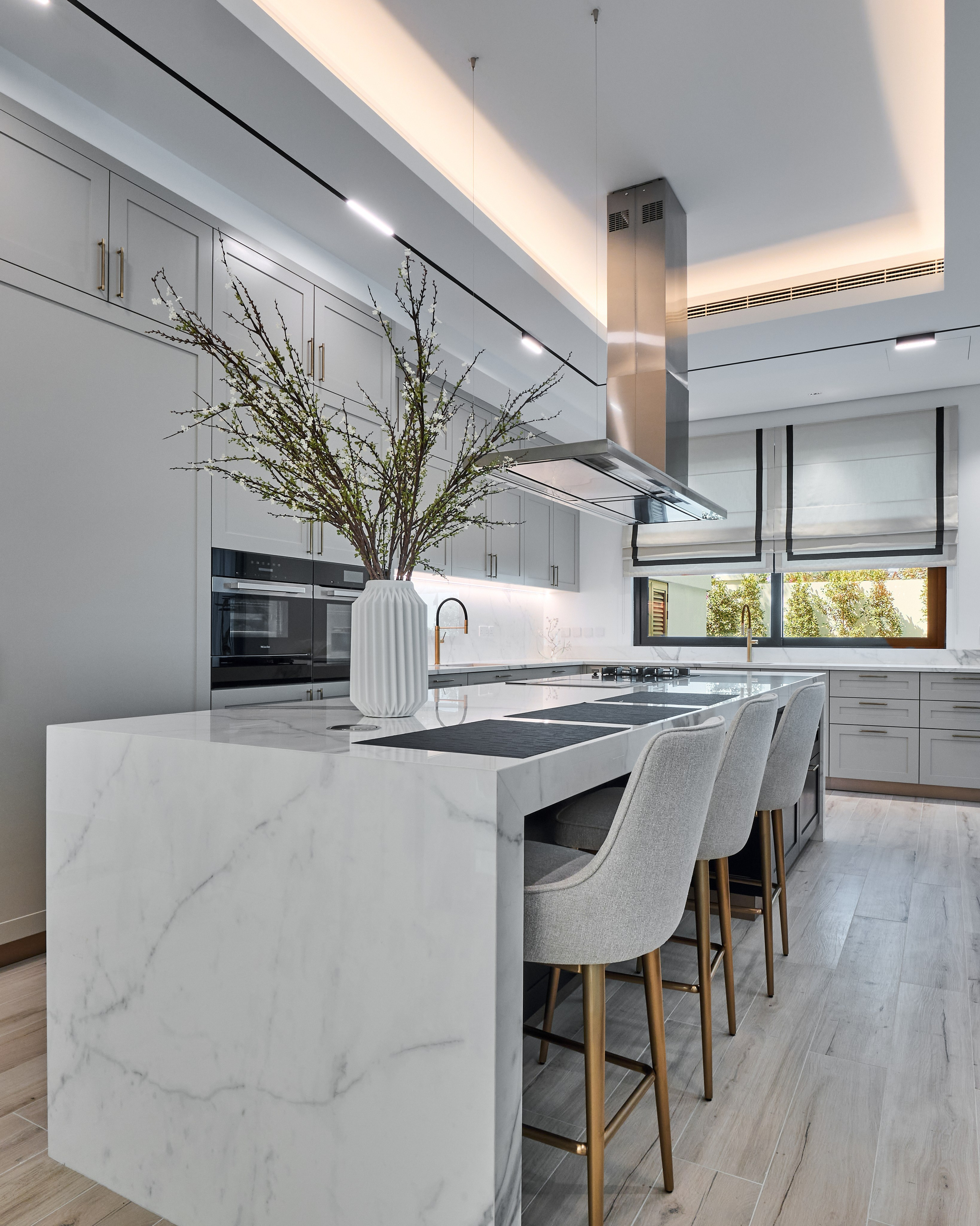 Luxury Villa Photography in Al Barari — Dubai Real Estate Portfolio. Hotel Photographer in Dubai — Interiors & Commercial by Oleg Novikov