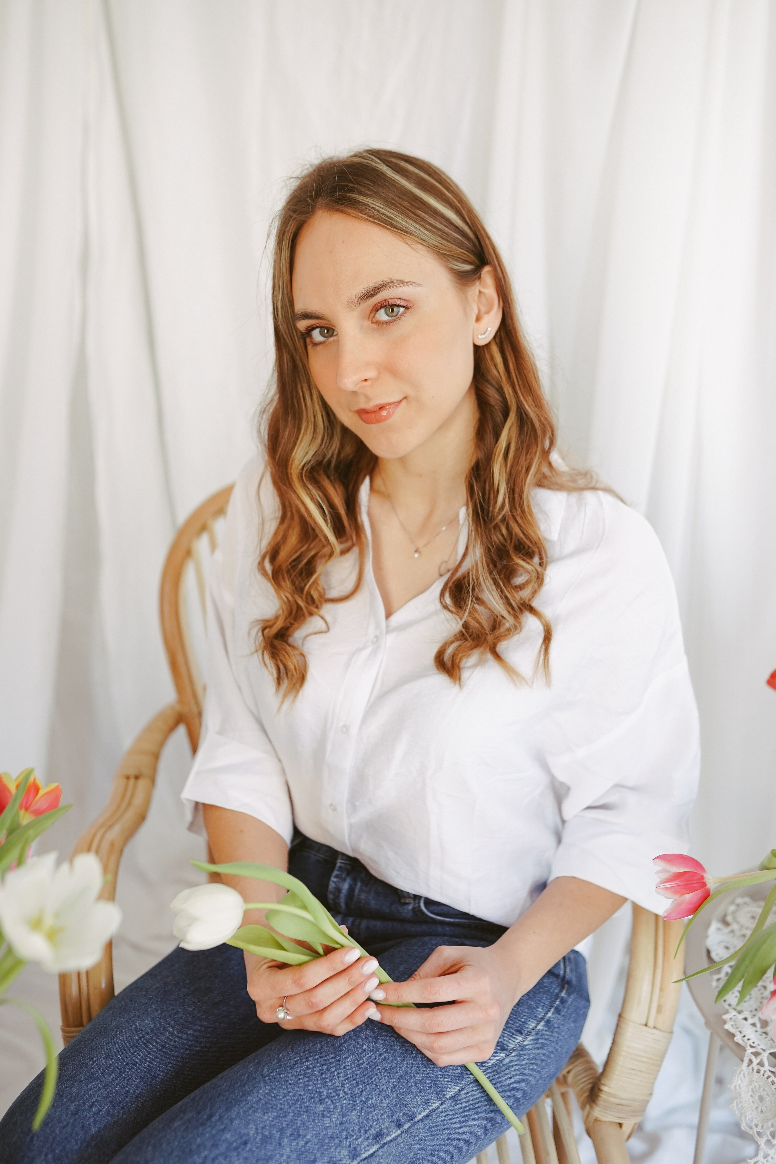 Ședințe Foto Primăvara Colorată Brașov | Mădălina Beda. Madalina Beda- Artist vizual, fotograf, doula la nastere, consultant babywearing Brasov si in toata tara