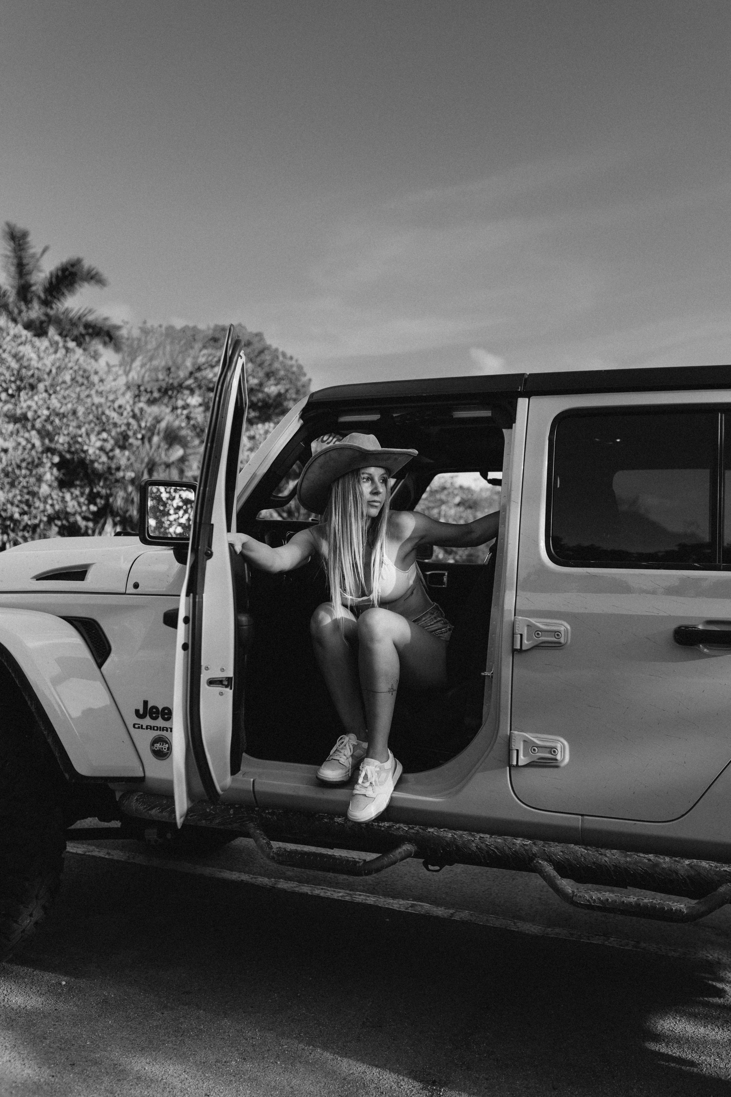 WEST. TETIANA UDOVYCHENKO STREET & PORTRAIT PHOTOGRAPHER