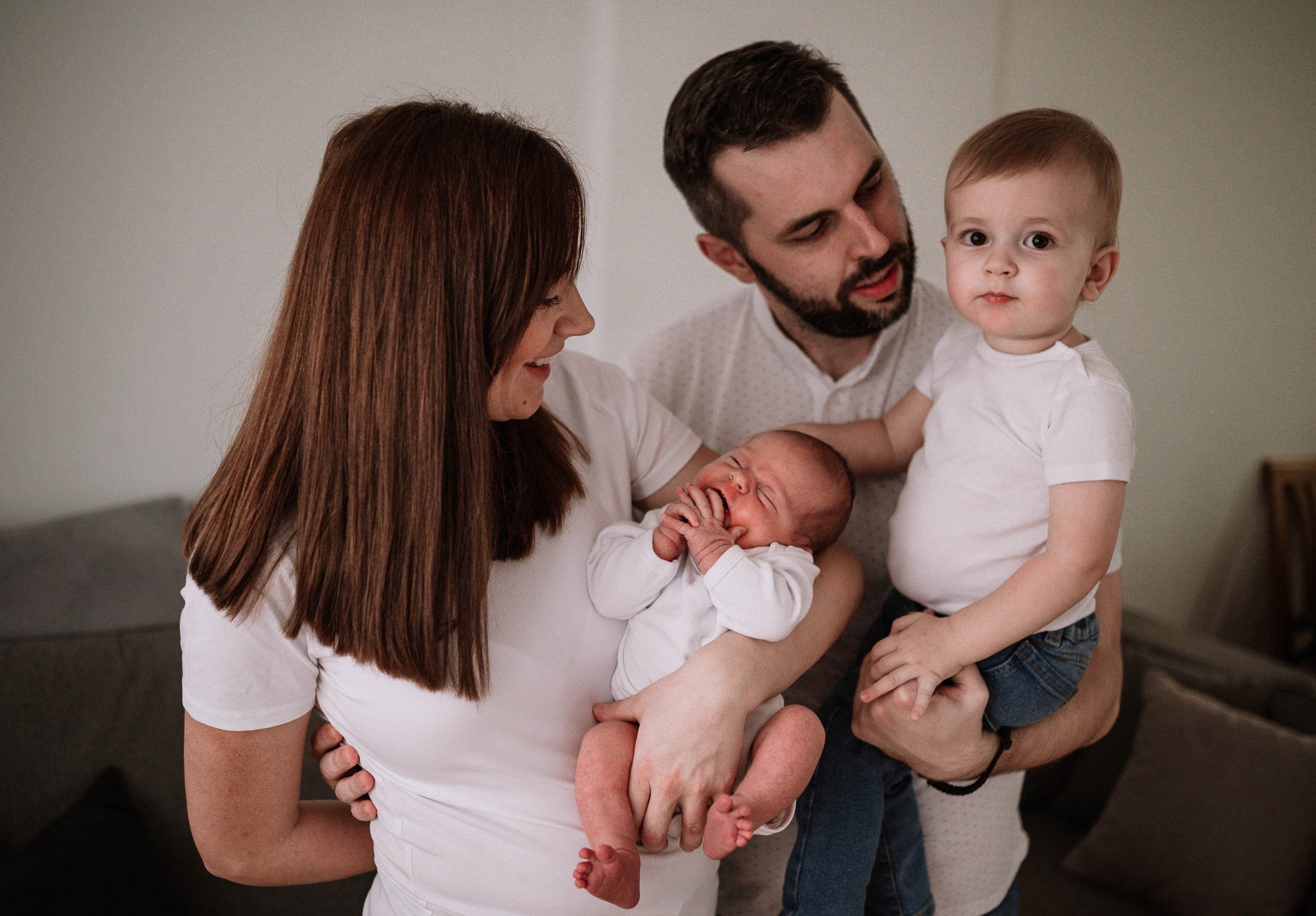 Iva - fotografisanje bebe kod kuće. Dečiji i porodični fotograf