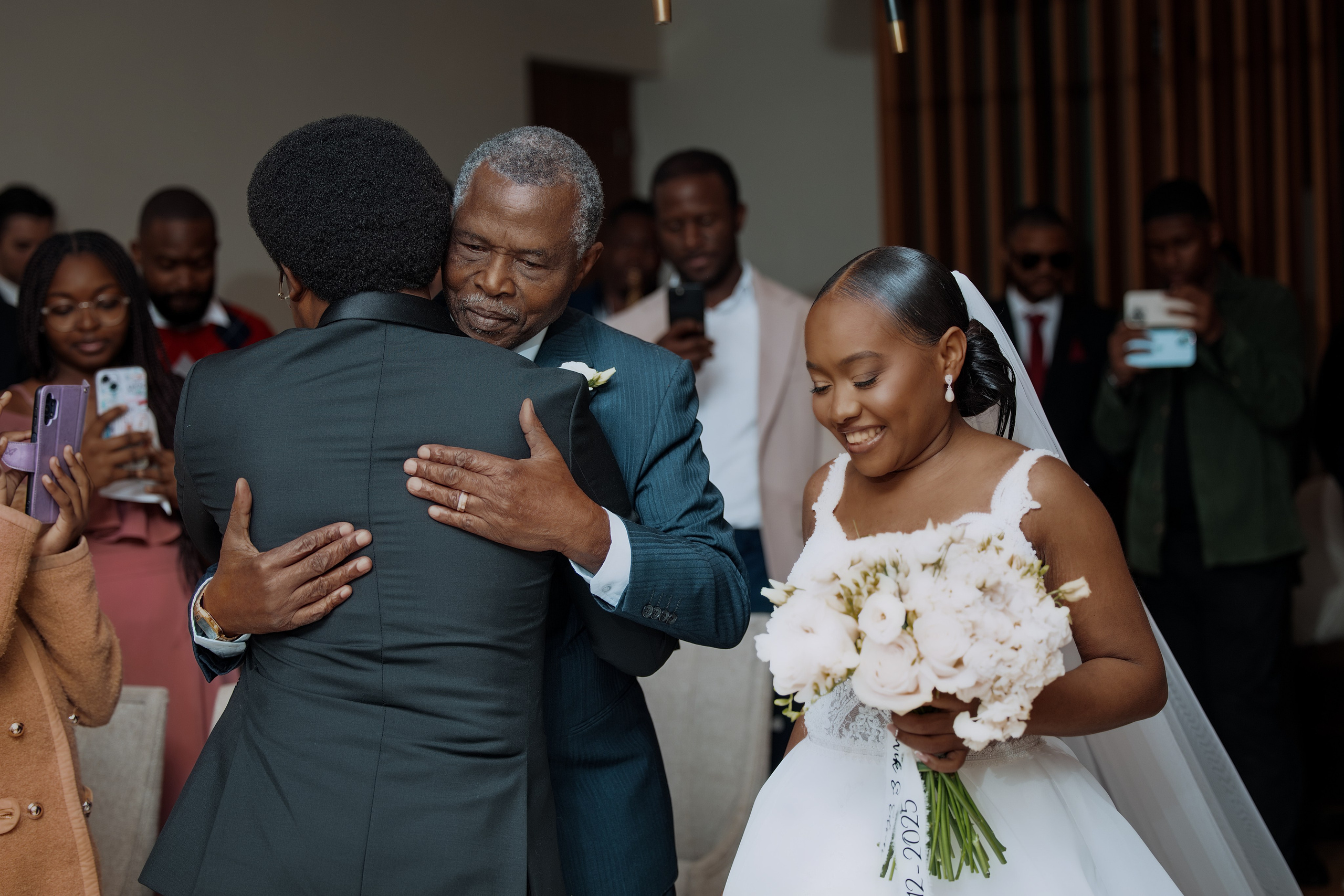 Nawik e Ethson. Fazemos o seu casamento ser lembrado por gerações