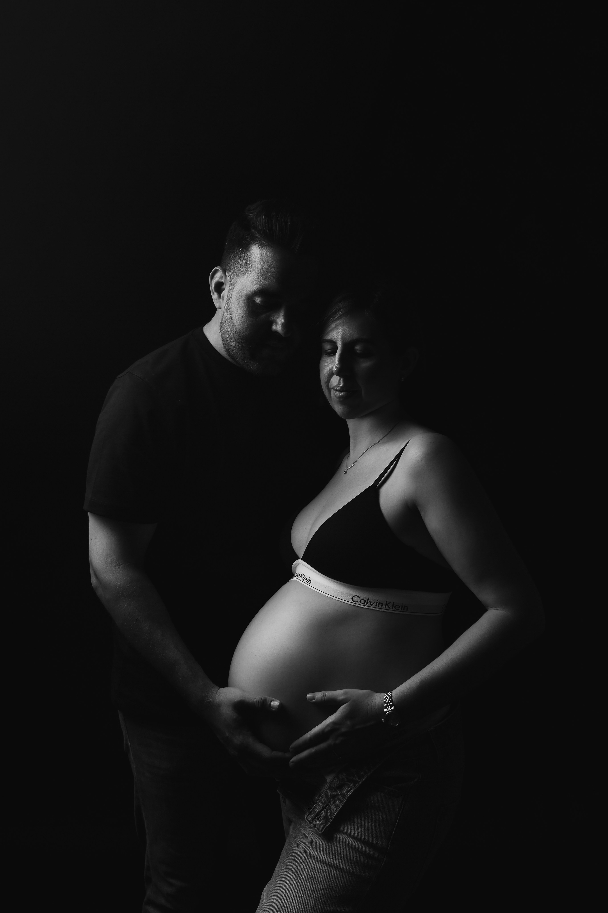 Maternity Vogue Style Photoshoot. WELCOME