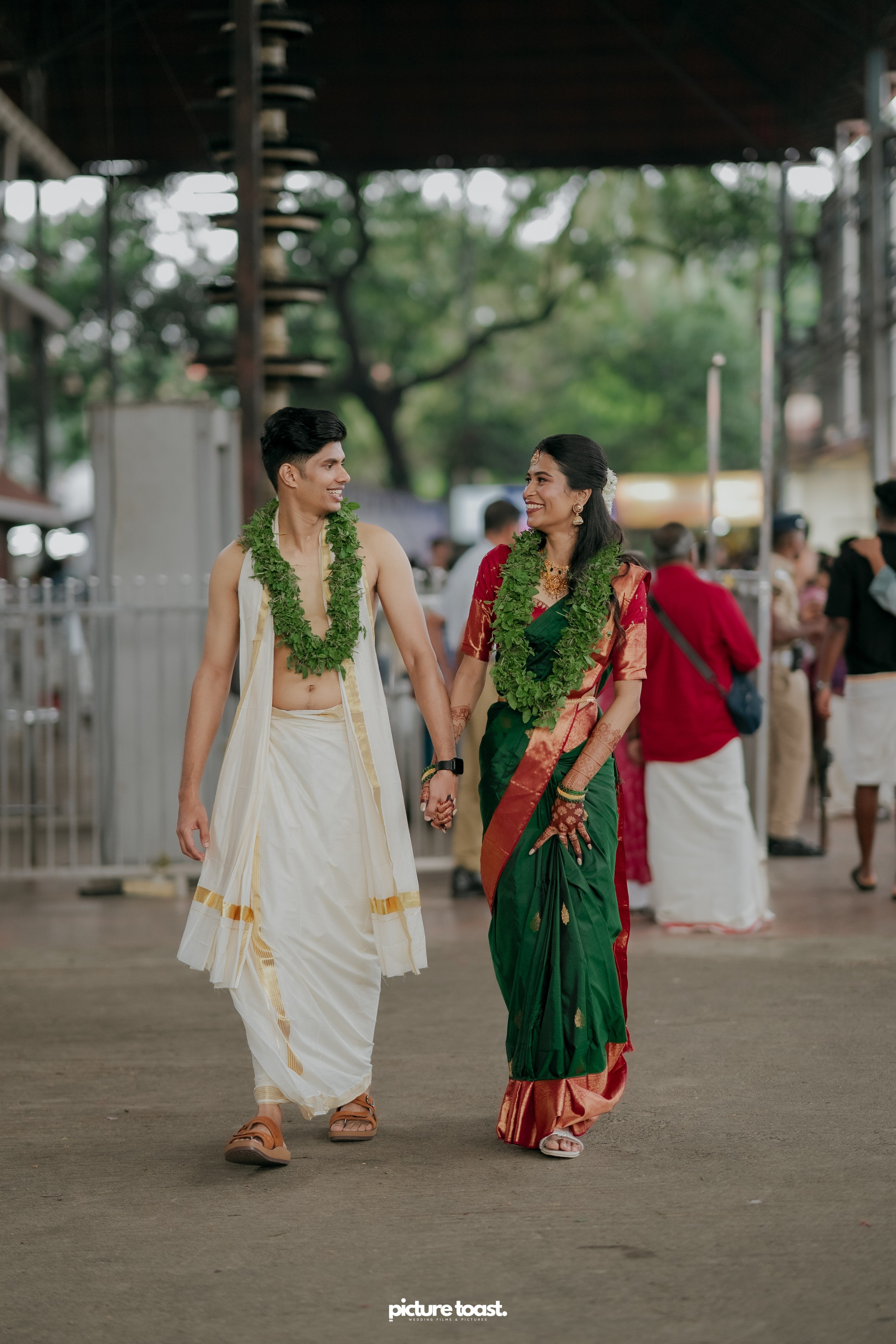 Guruvayur Wedding Ft. Athira & Abilash. Fine art Wedding Photographers in India & Canada