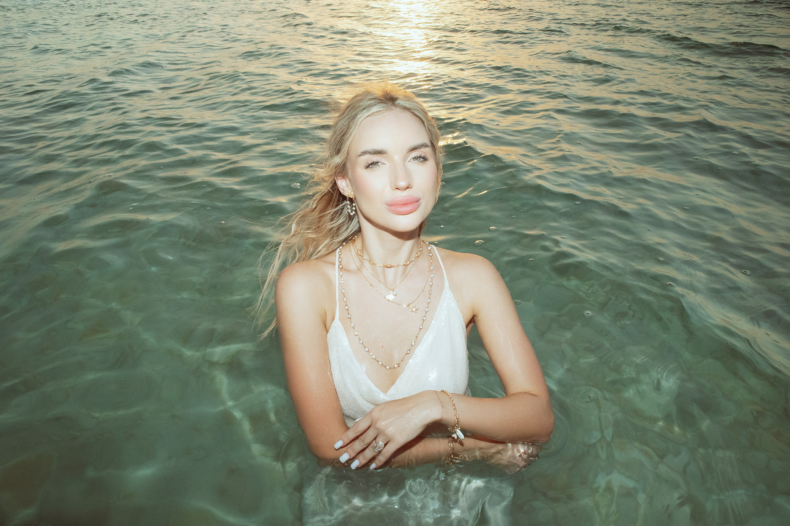 Where Pearls Meet the Sun 🫧. Veronika Basova — Photographer in Amman, Jordan | Cinematic Visual Storyteller