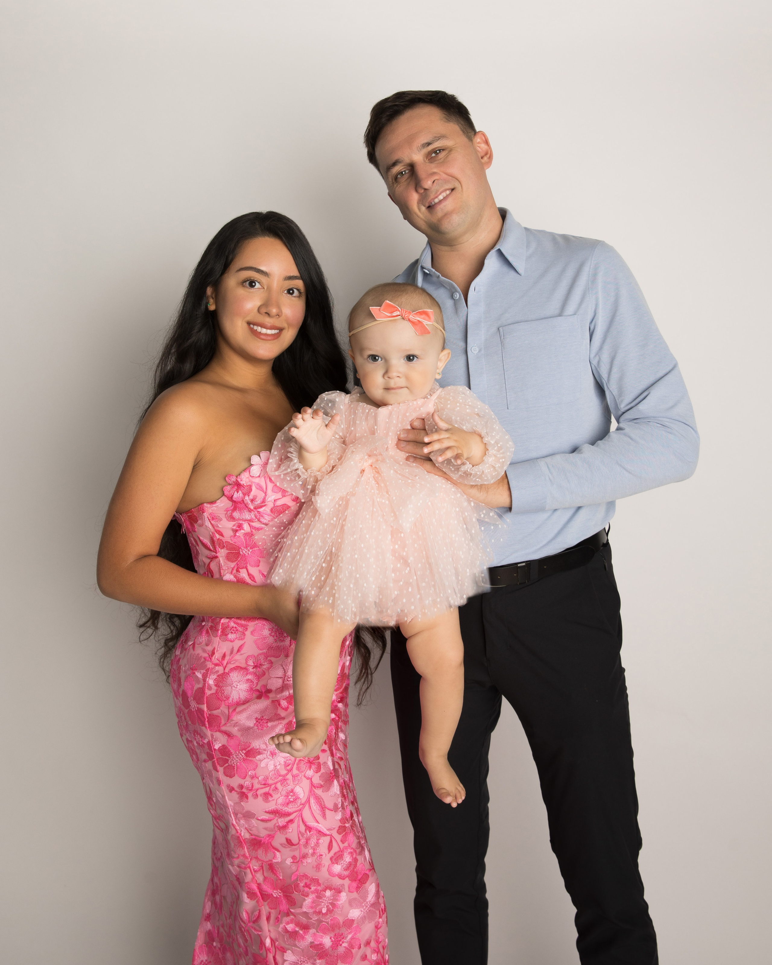 Smash cake photo session in Miami. Miami Family and Event Photographer