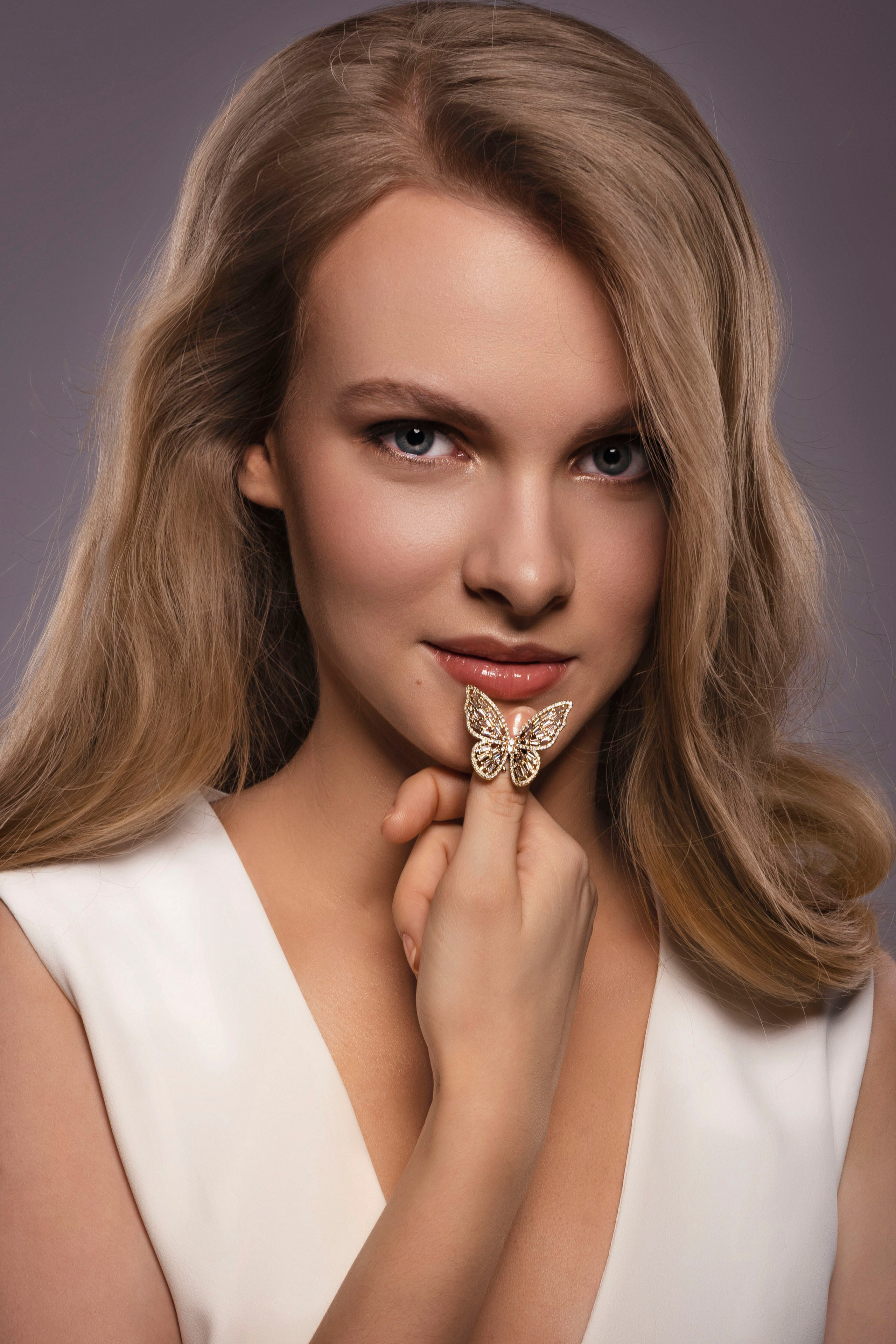 Мая. Бьюти-съёмка. Анна Григьян — фотограф ретушёр в Даугавпилсе (Латвия)