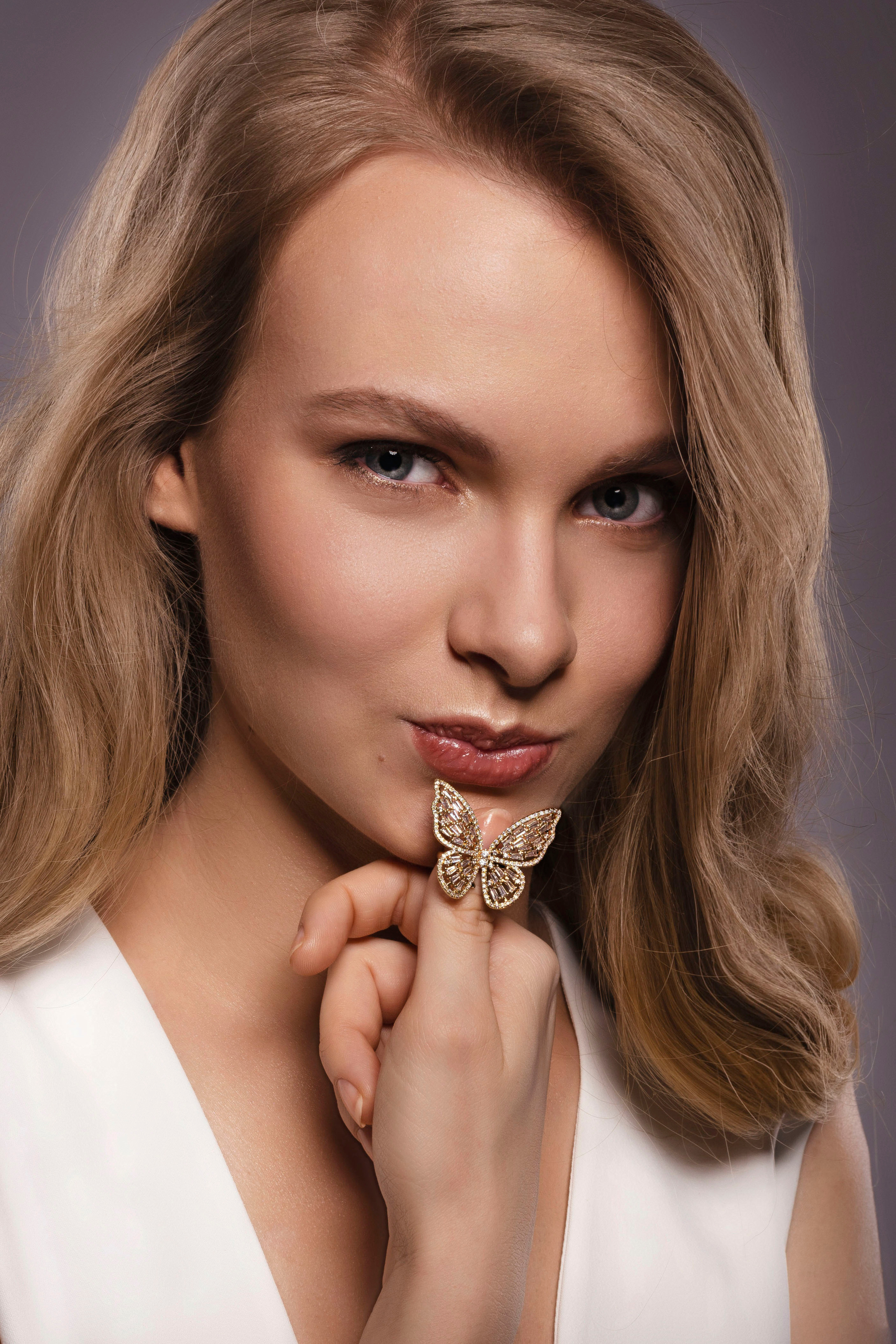 Мая. Бьюти-съёмка. Анна Григьян — фотограф ретушёр в Даугавпилсе (Латвия)