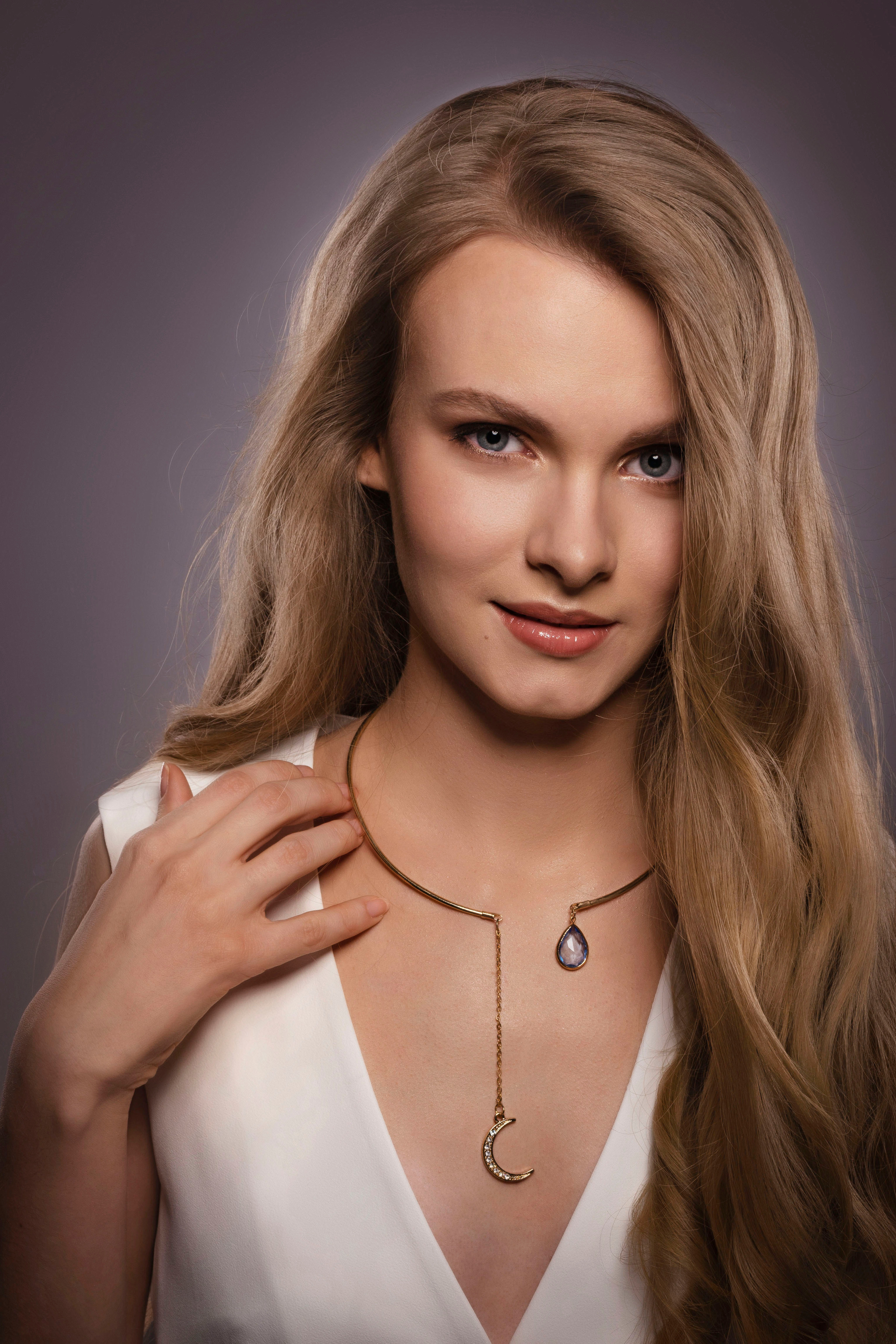 Мая. Бьюти-съёмка. Анна Григьян — фотограф ретушёр в Даугавпилсе (Латвия)