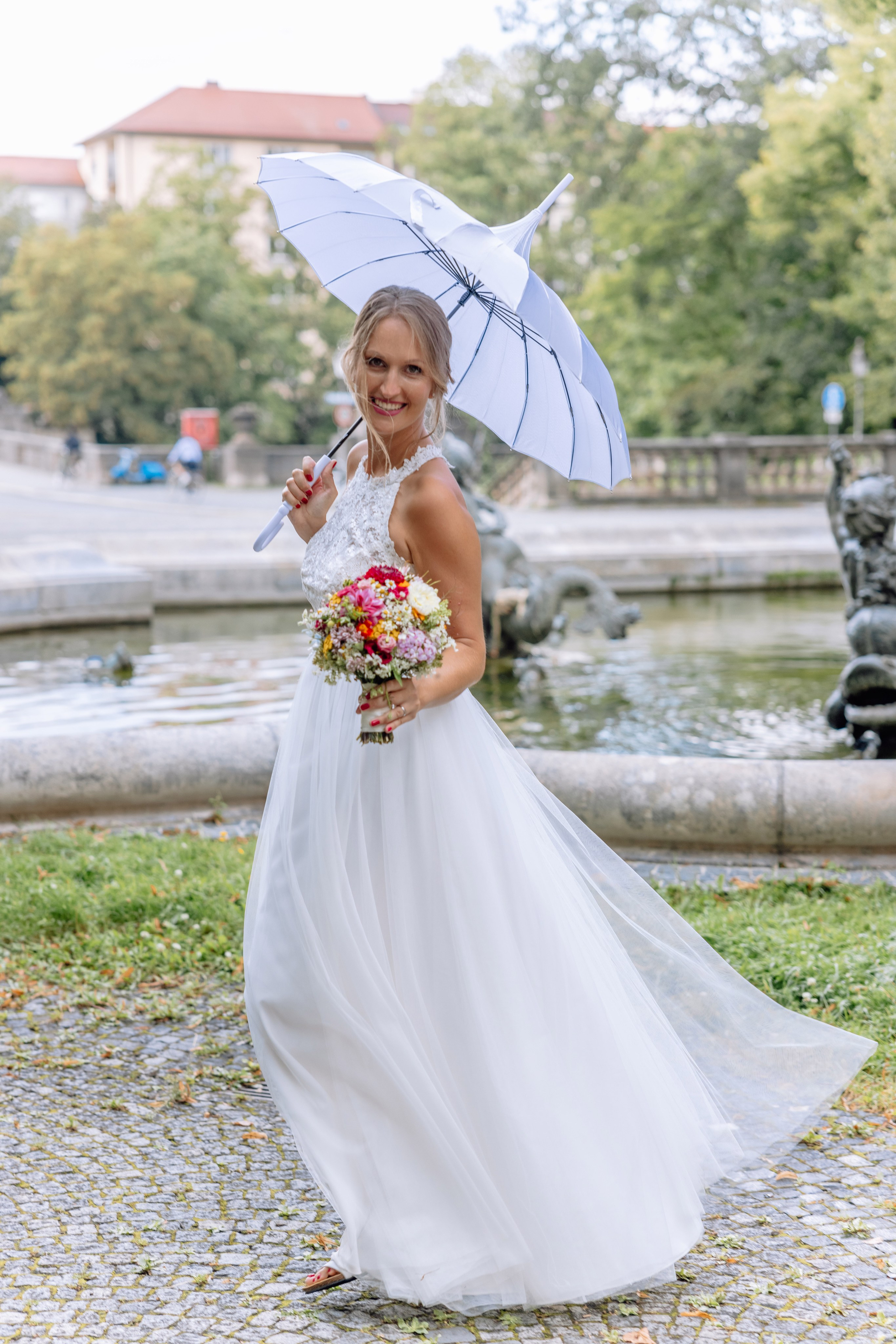 Sandra und Kevin: Standesamt Unterföring und Friedensengel. Hochzeitsfotograf München Taufe Familienfotograf Tanja Mauke