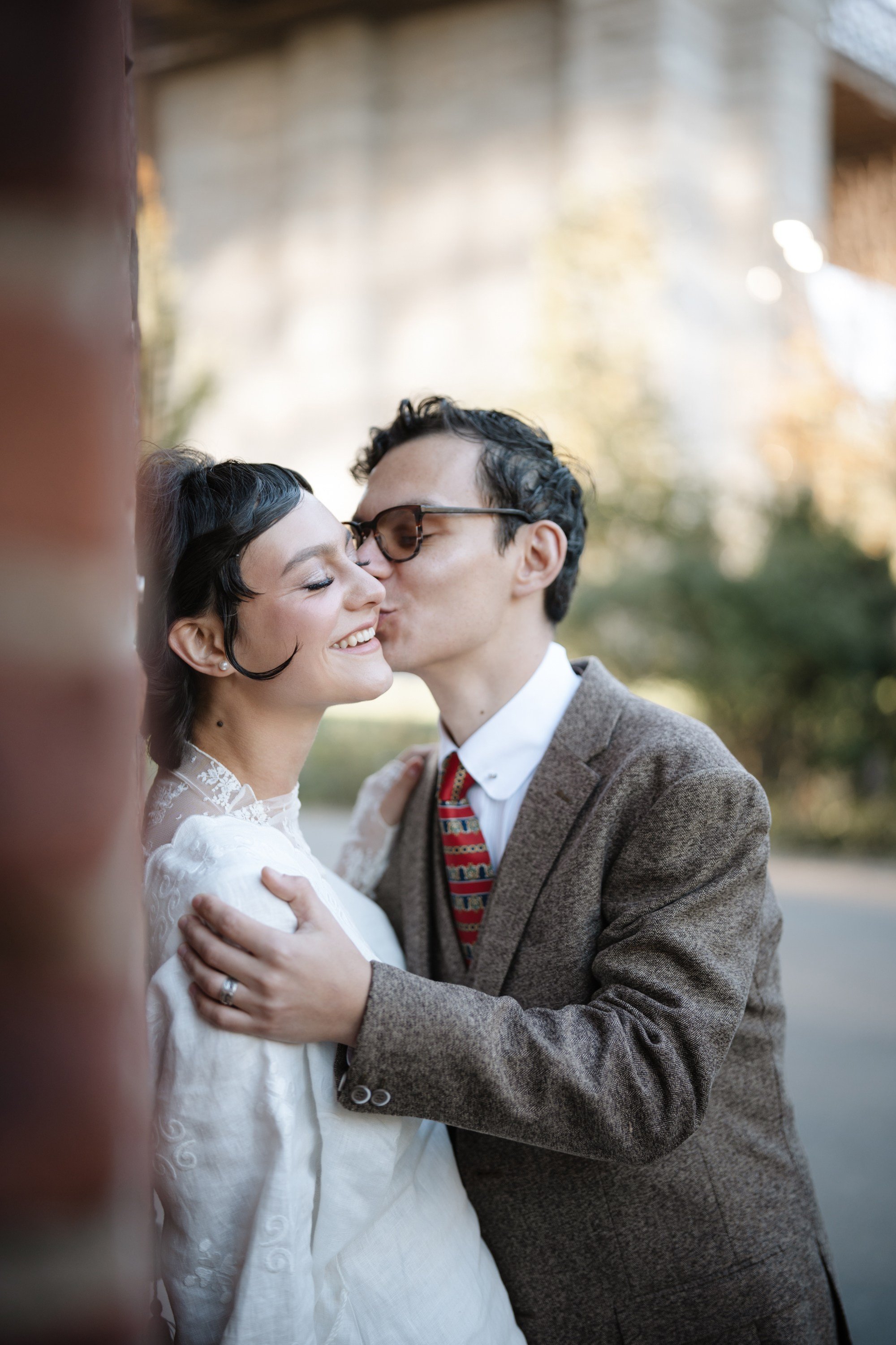 Wedding photo shoot in Dumbo, Brooklyn. Portrait and wedding photographer in New York