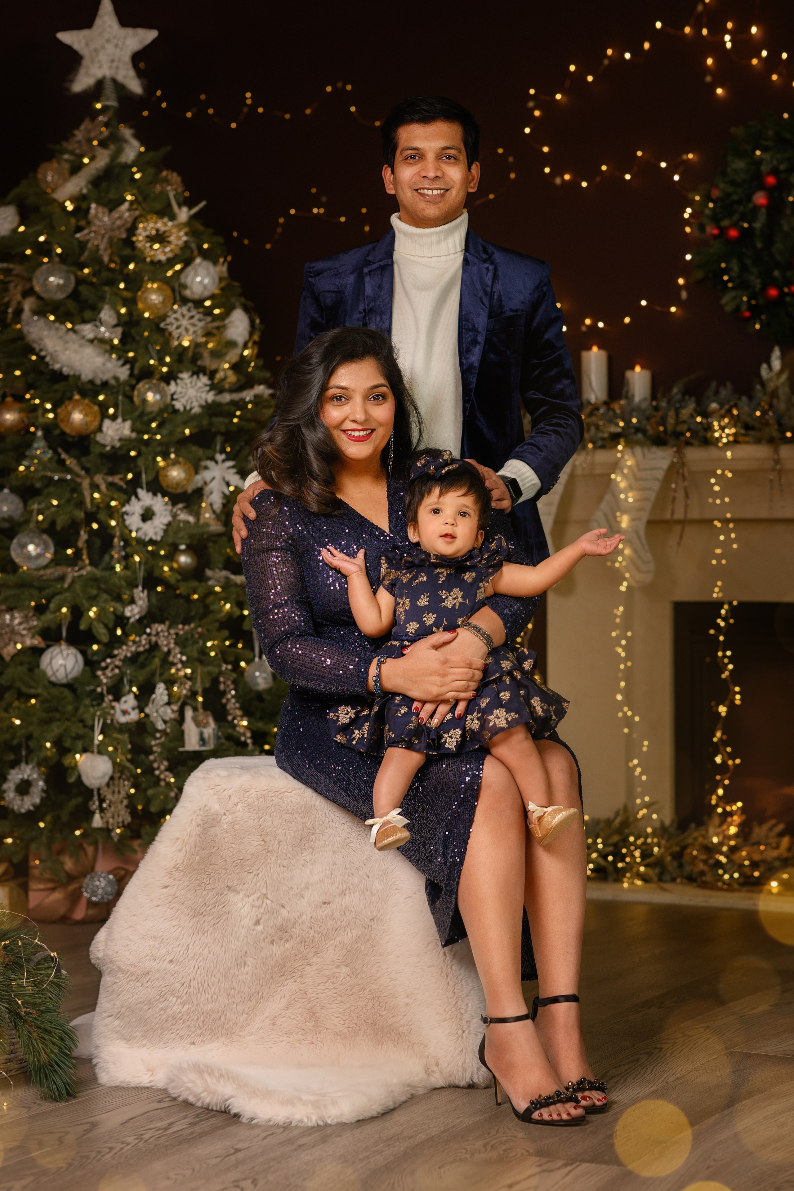 Priyanka and her family. Wedding & family photography in Seattle area. Helen Michelle photographer