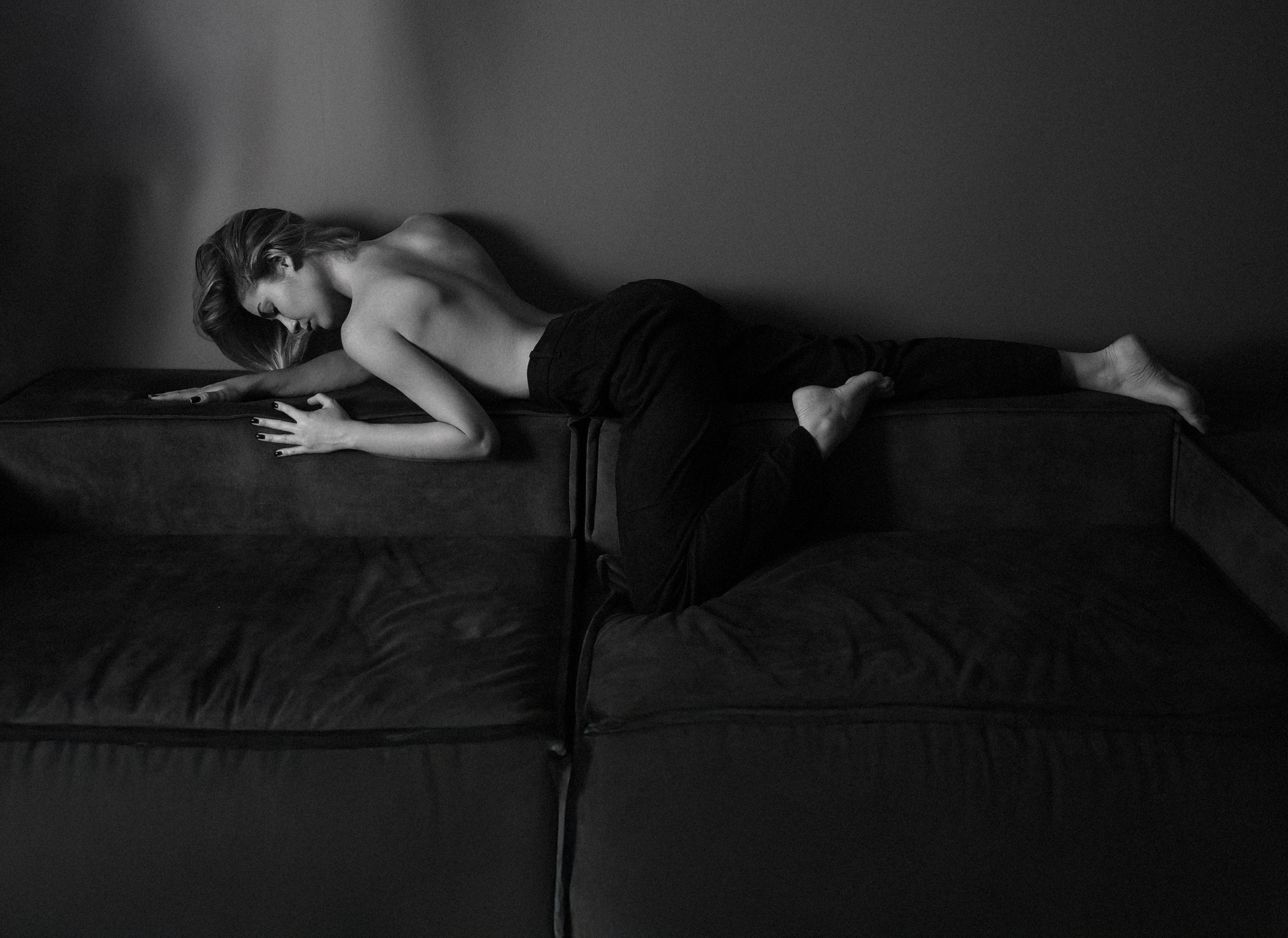 В тенях. Валерия Вартанова. Фотограф