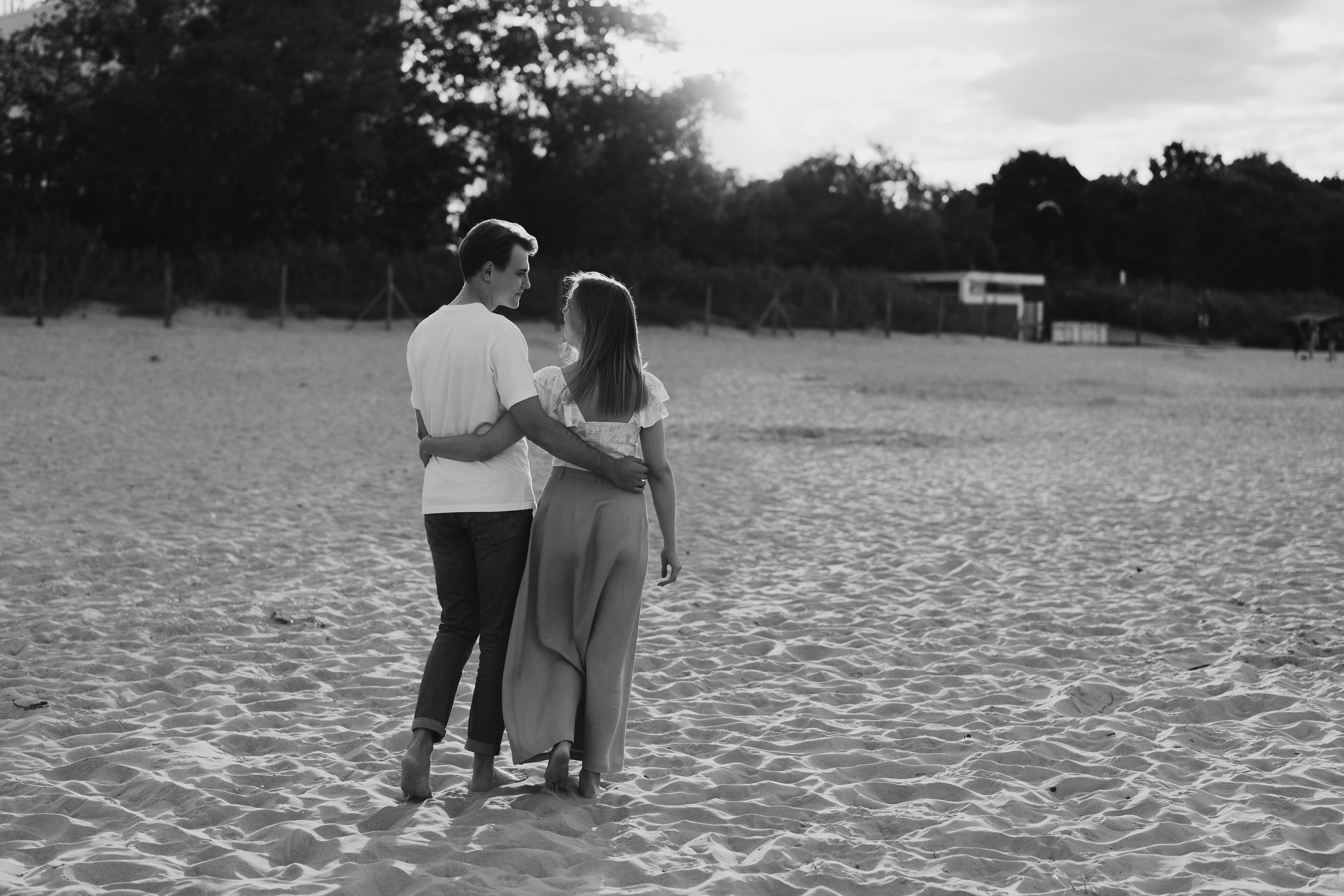 Gracjana i Damian, sesja narzeczeńska nad morzem. Fotograf ślubny & lifestyle Gdańsk, Karolina Baczewska