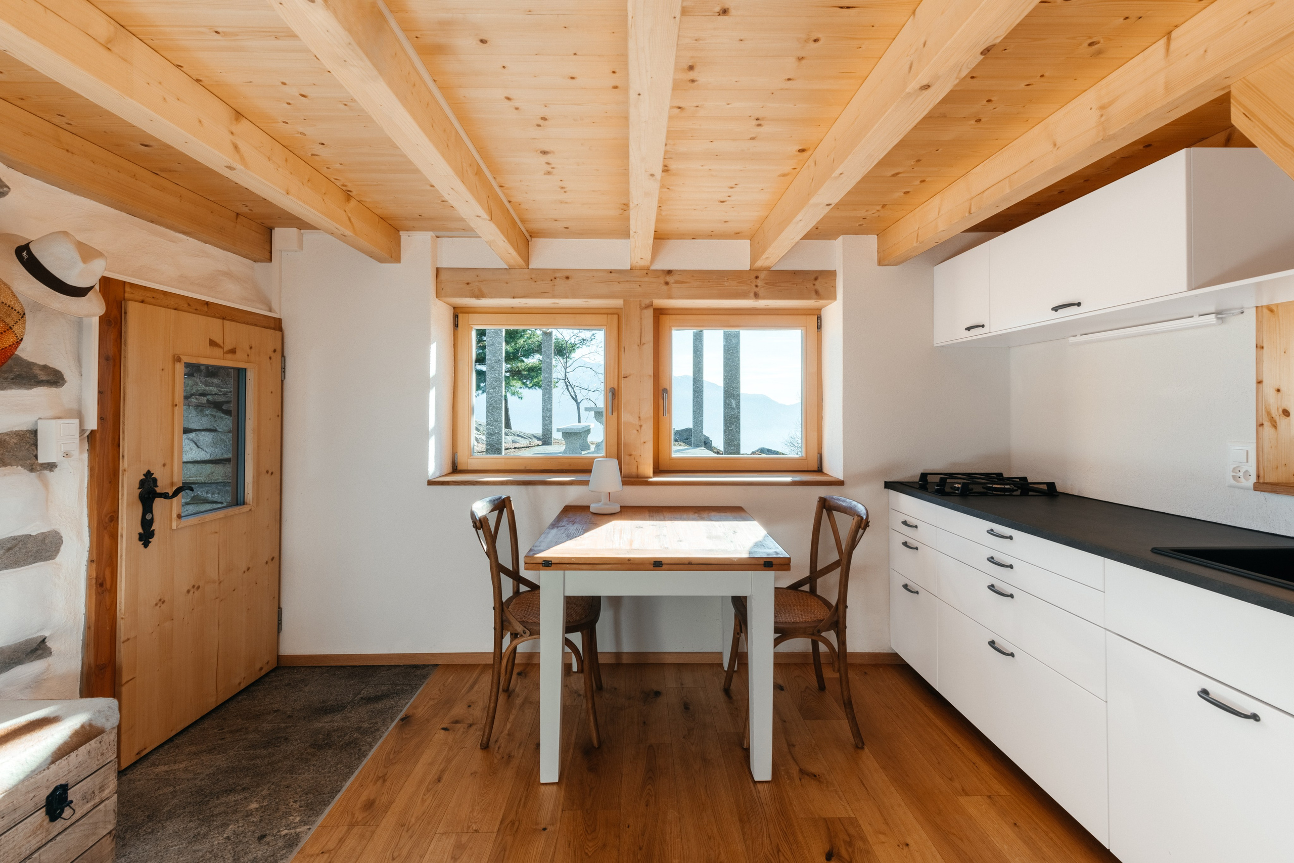 Rustico, VAL RESA, TICINO. Hallo! Ich bin Elena und arbeite als Immobilienfotografin