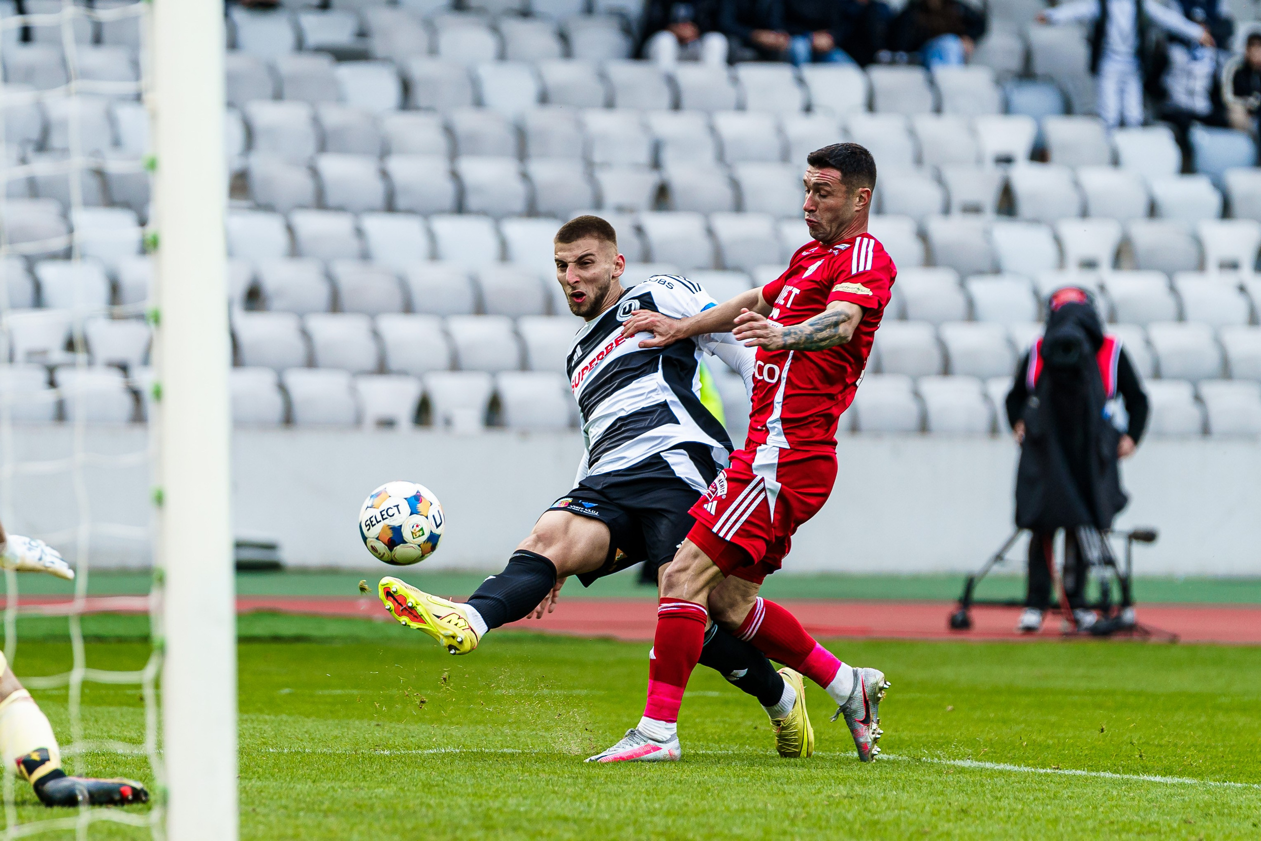 FOOTBALL. Alecsandru Braicu — Sports Photographer