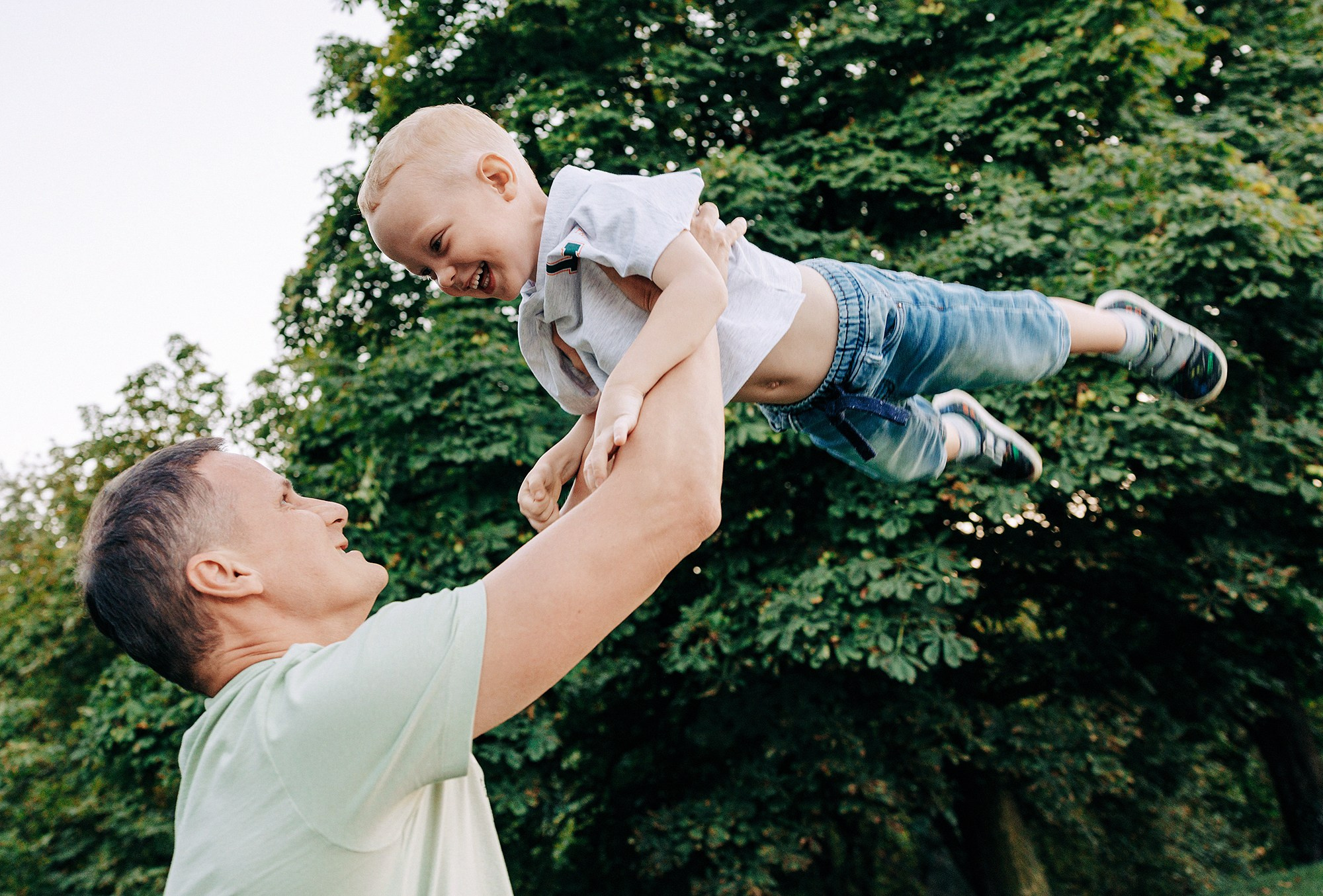 Таня, Андрей и Паша на прогулке. Семейный и свадебный фотограф в Праге Наталья Федори