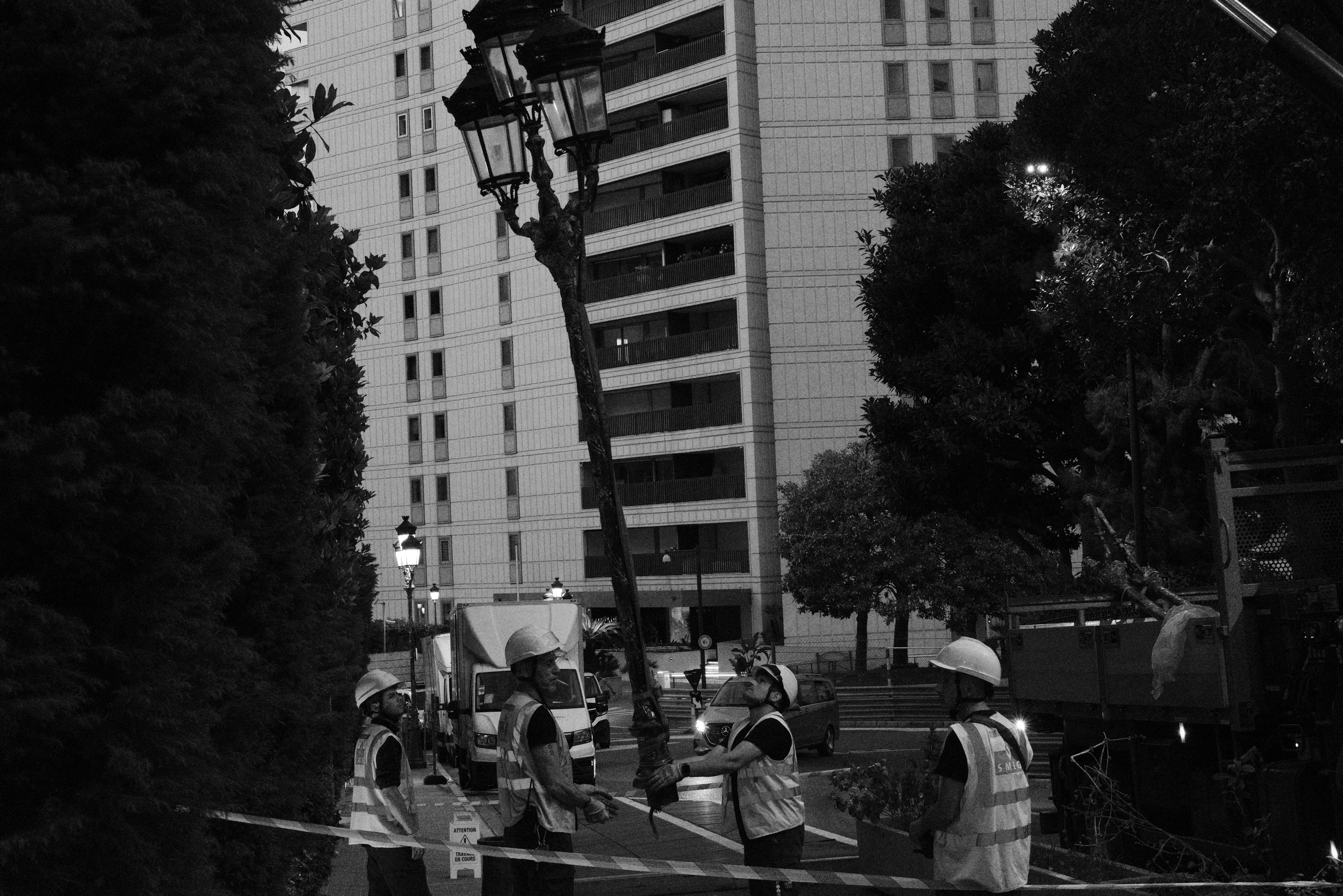 Street photography. Yulia — portrait, tourist & love story photographer in Paris