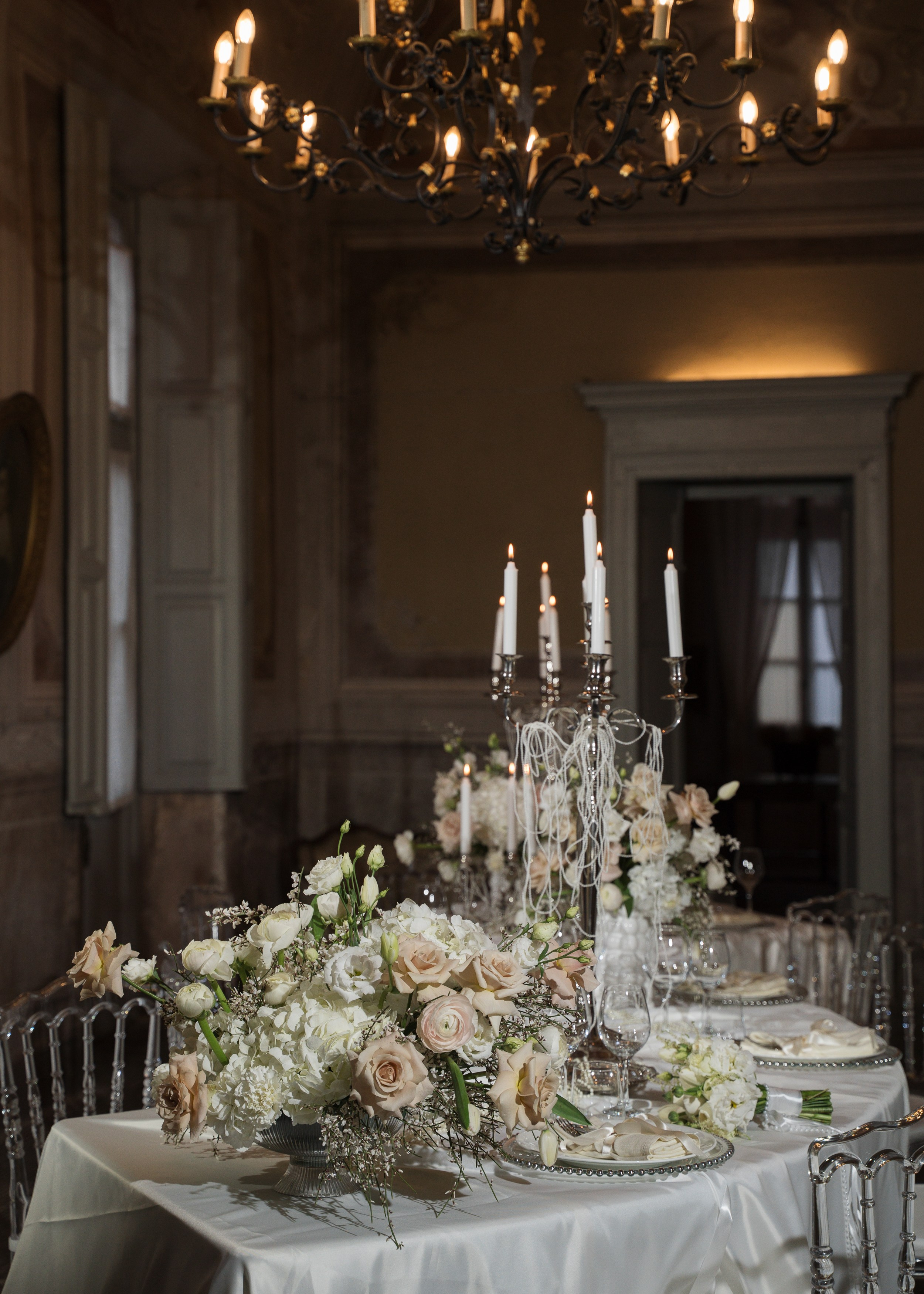 Intimate wedding in Milan. Proposal Photographer in Lake Como