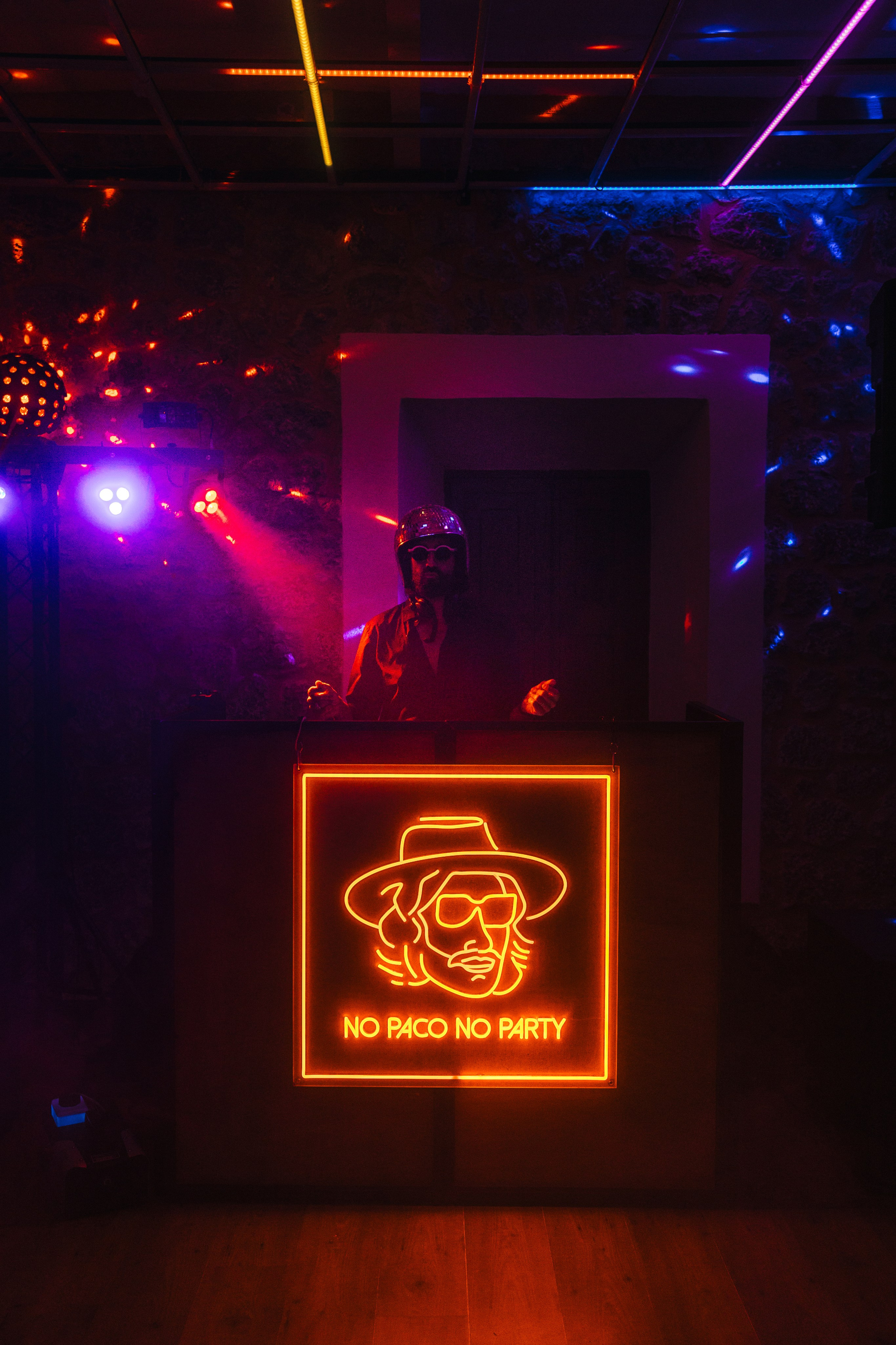 Mallorca venue Son Marroig for this LA Wedding Ceremony. Wedding Celebrant in Mallorca Iban Collin