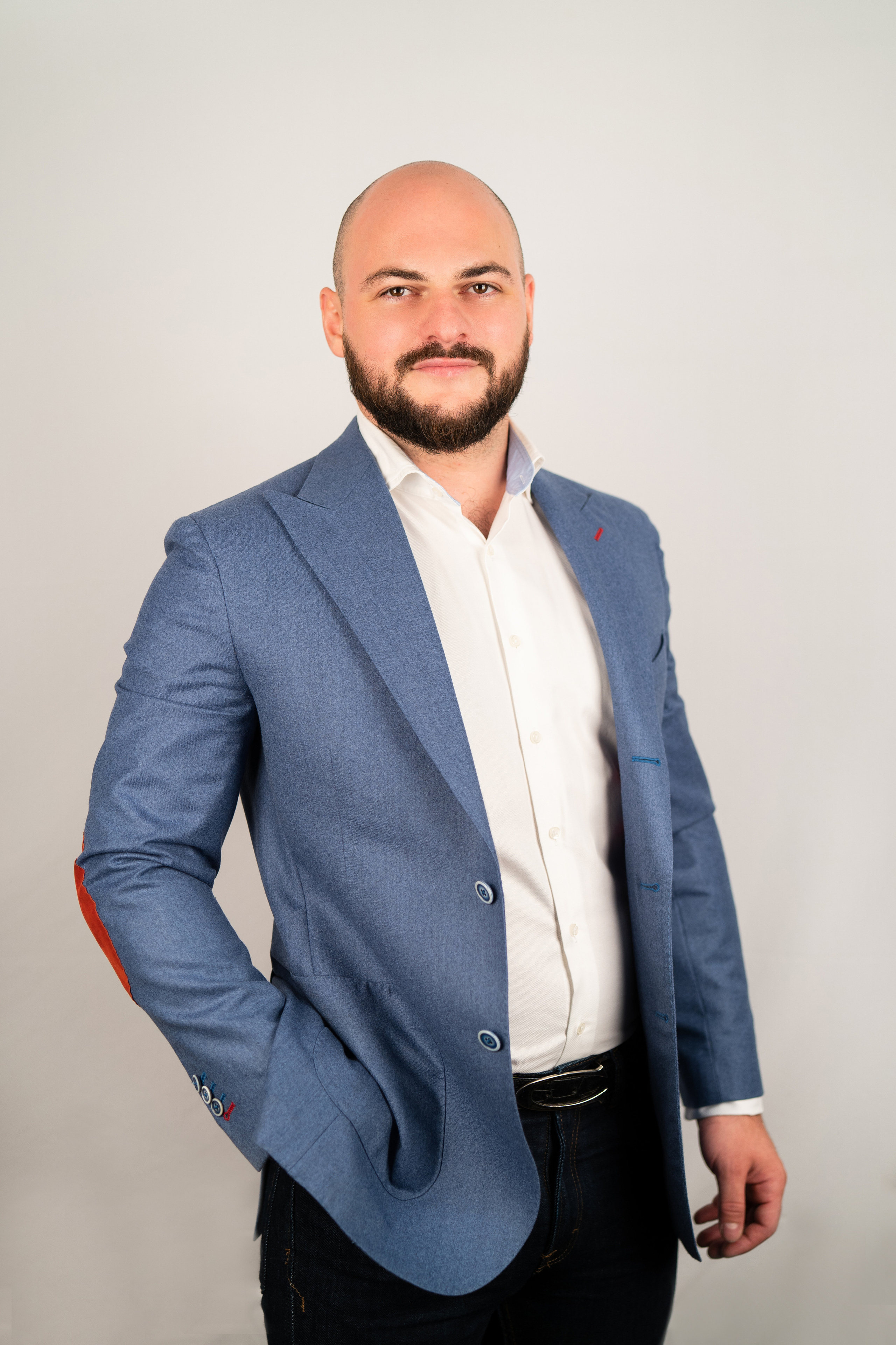 Buisiness Portrais for Laduchi Consulting. Photographer Kristina Dorina