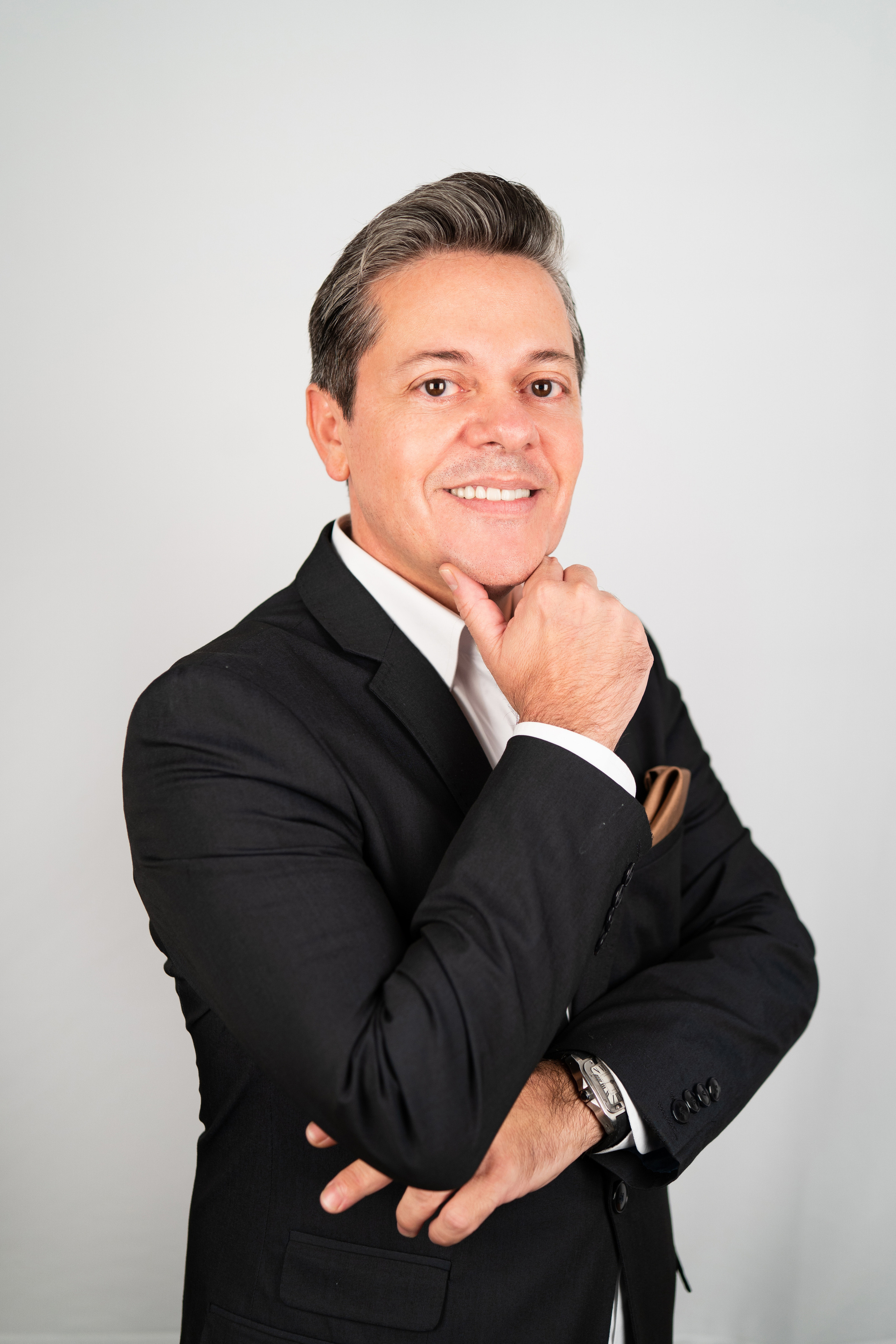 Buisiness Portrais for Laduchi Consulting. Photographer Kristina Dorina