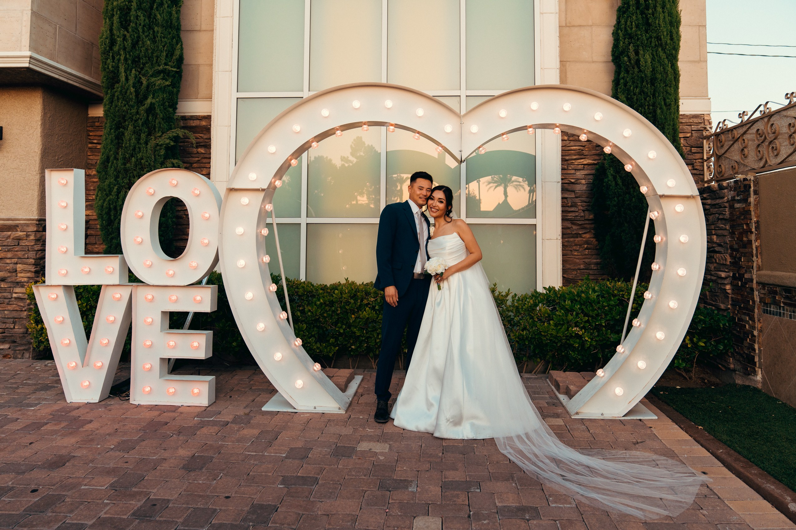 Anjeli&Asher. Wedding & elopement photographer Viktoriya Kravtsov. Las Vegas