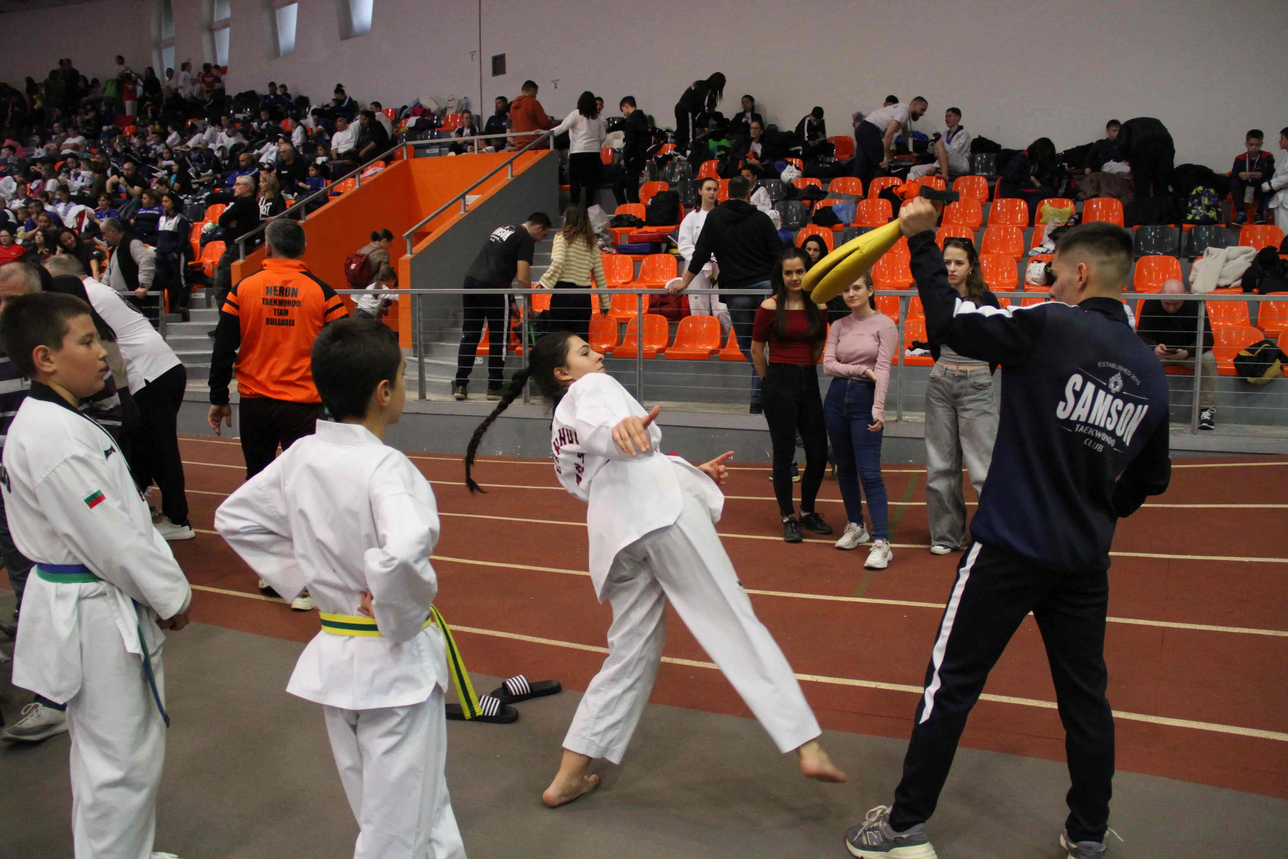 PhotoAdrenaline.com - BACKSTAGE фотография