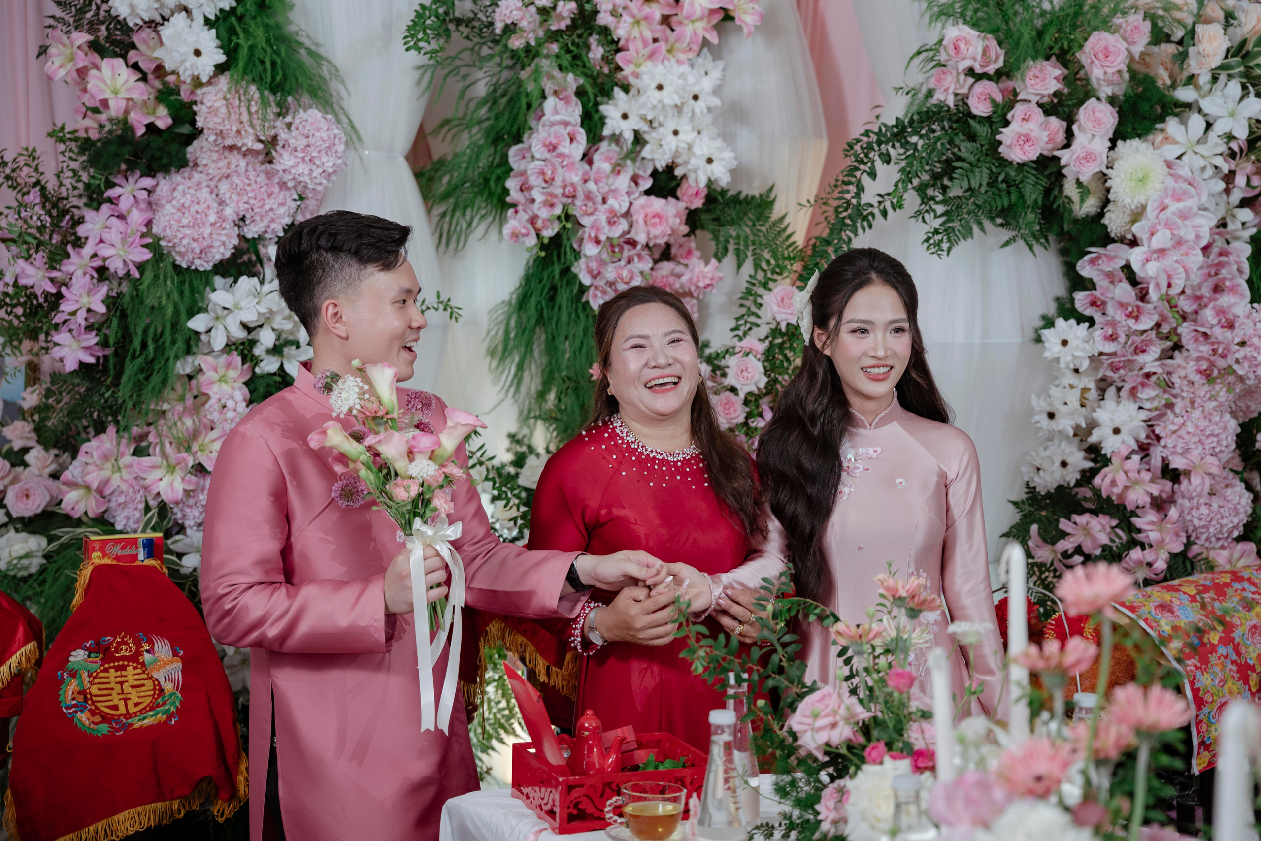 LINH & HUYEN. WEDDING PHOTOGRAPHER IN VIETNAM