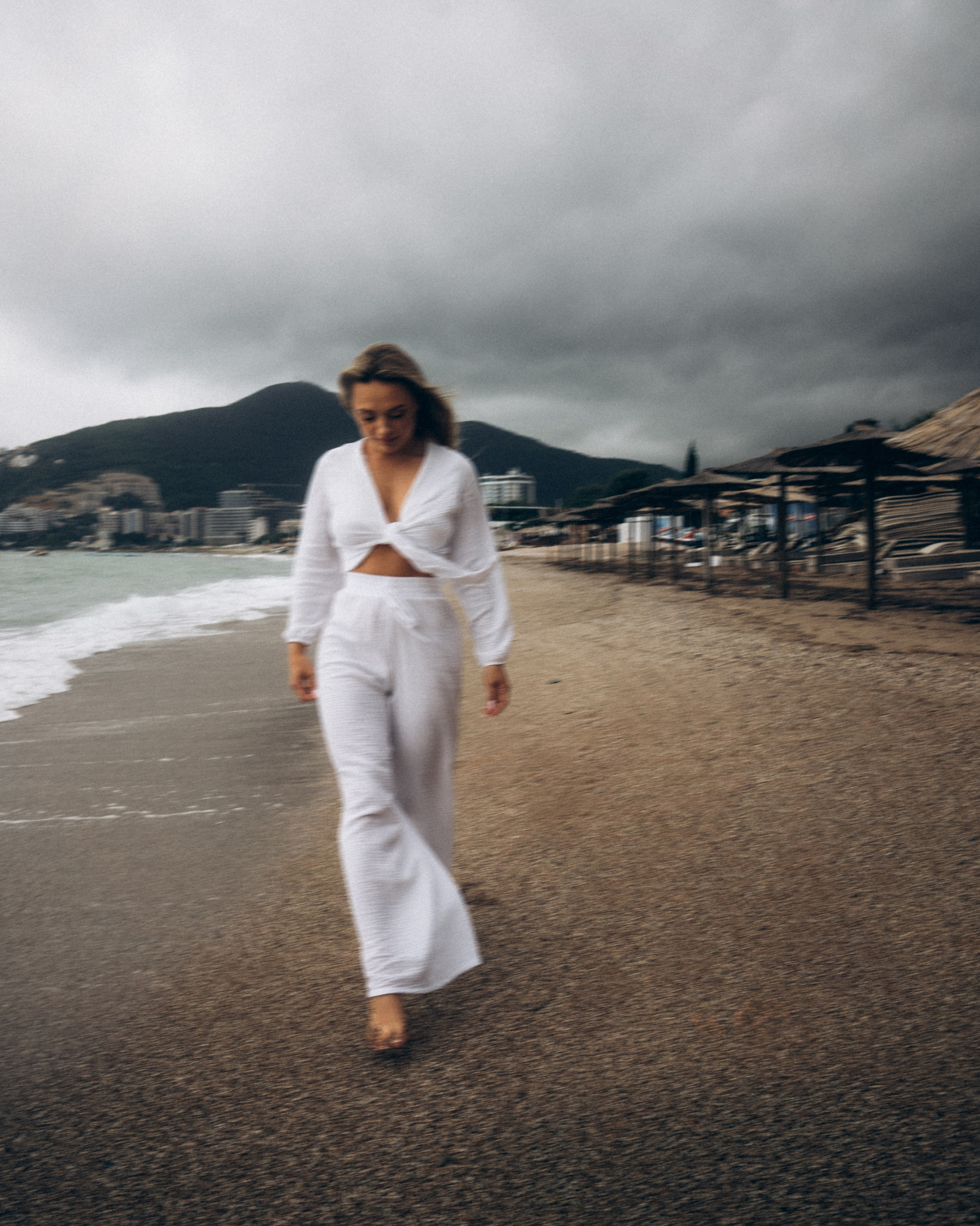 Outdoor. Mike Avelli