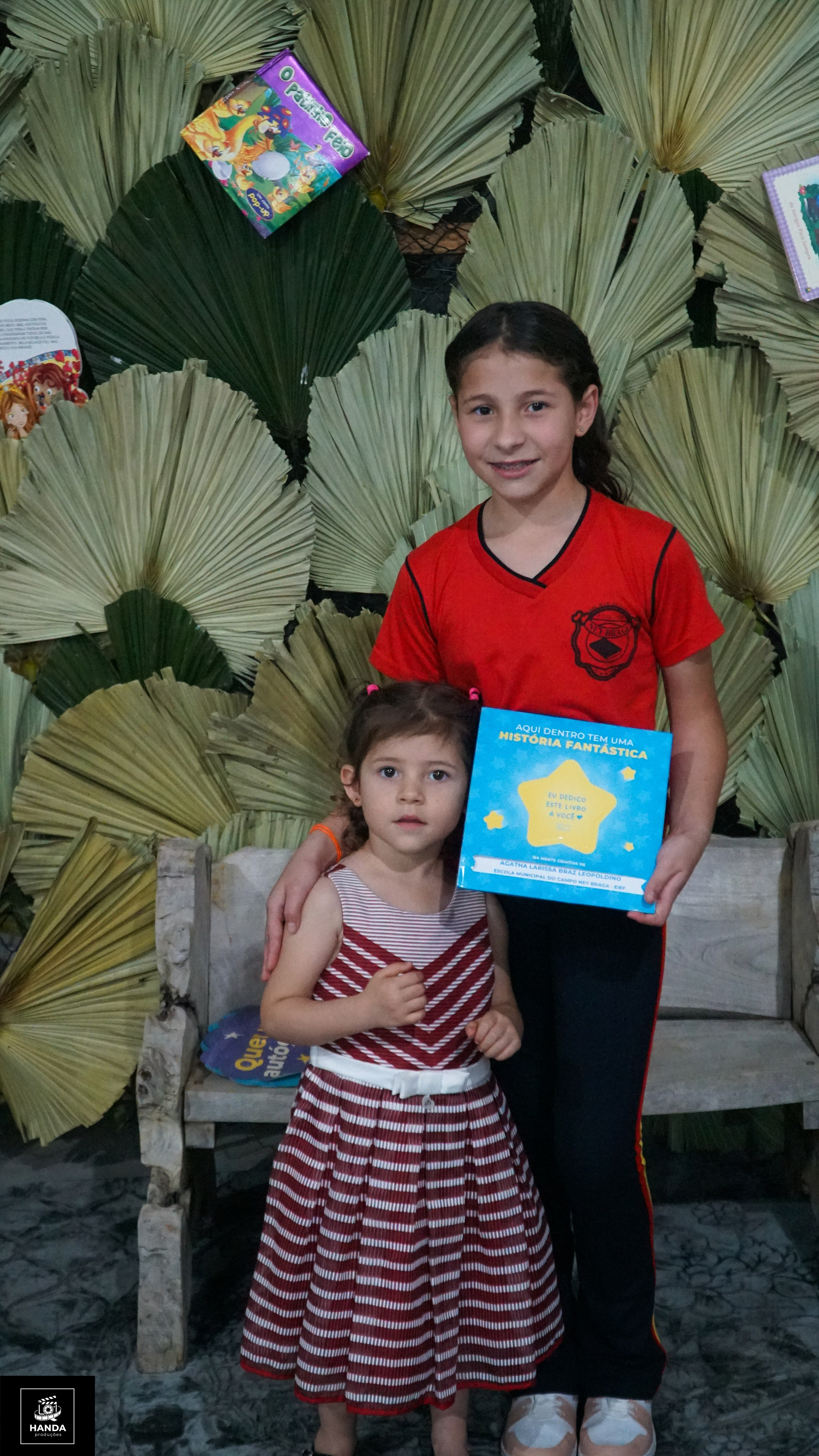 Noite autógrafos colégio Aurélio Buarque de Holanda. Handa Produções