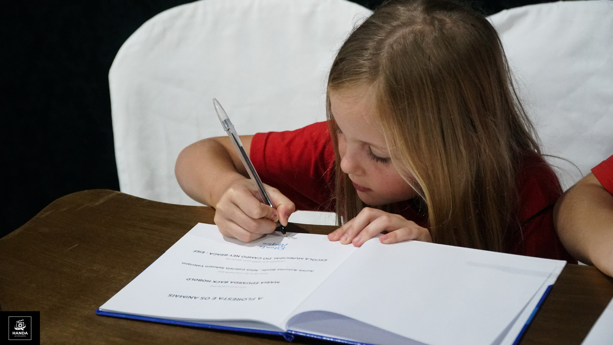 Noite autógrafos colégio Aurélio Buarque de Holanda. Handa Produções