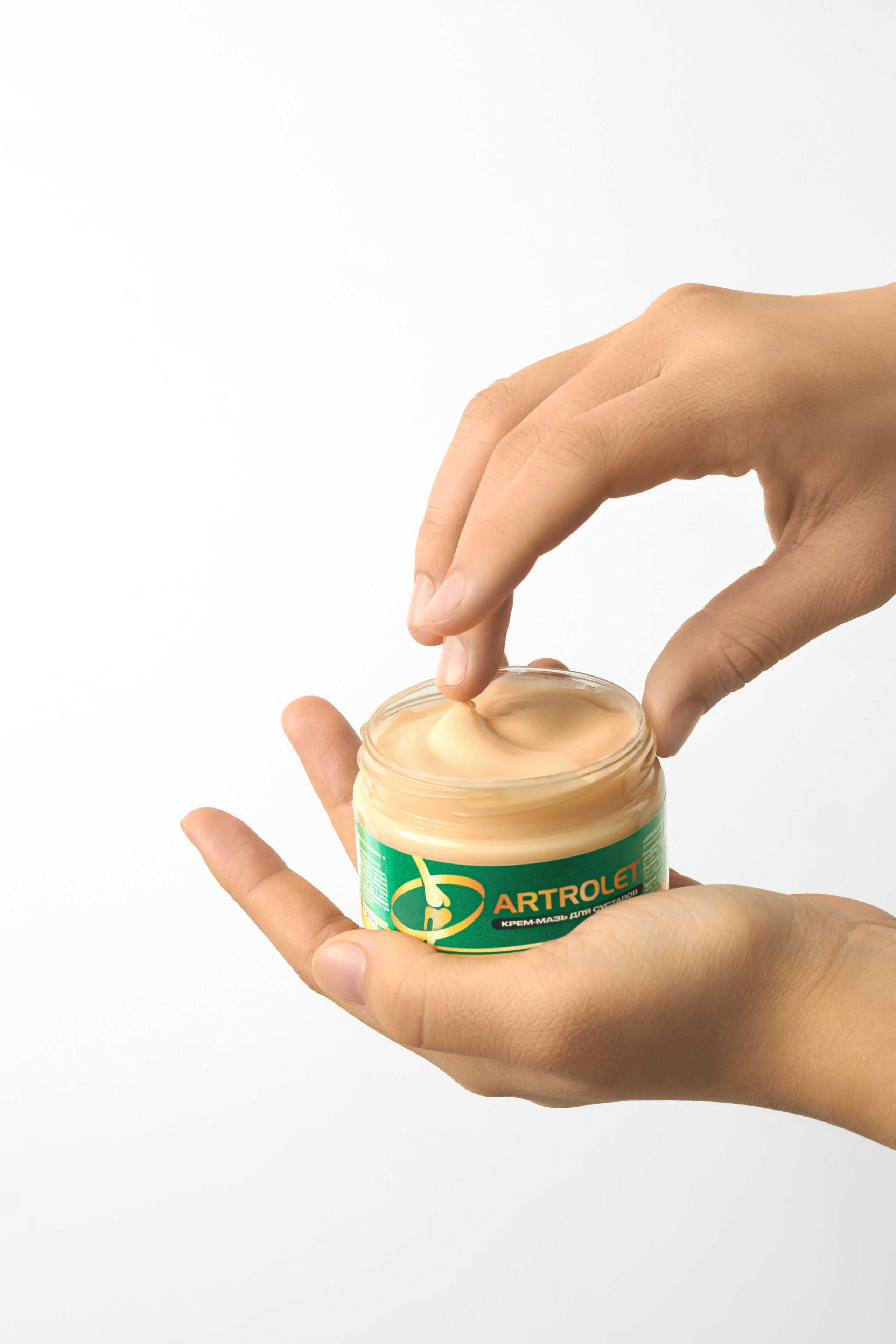 model retouching, hand retouching, beauty retouching, product photography retouching, skin retouching, realistic retouching, hand modeling, high-end retouching, cosmetic photography, skincare product retouching, commercial retouching, editorial retouching, hands in beauty shots, beauty campaign editing, photo retoucher for brands, e-commerce retouching, beauty advertising retouching, photo editing services for beauty brands, professional retouching for skincare, clean product retouching