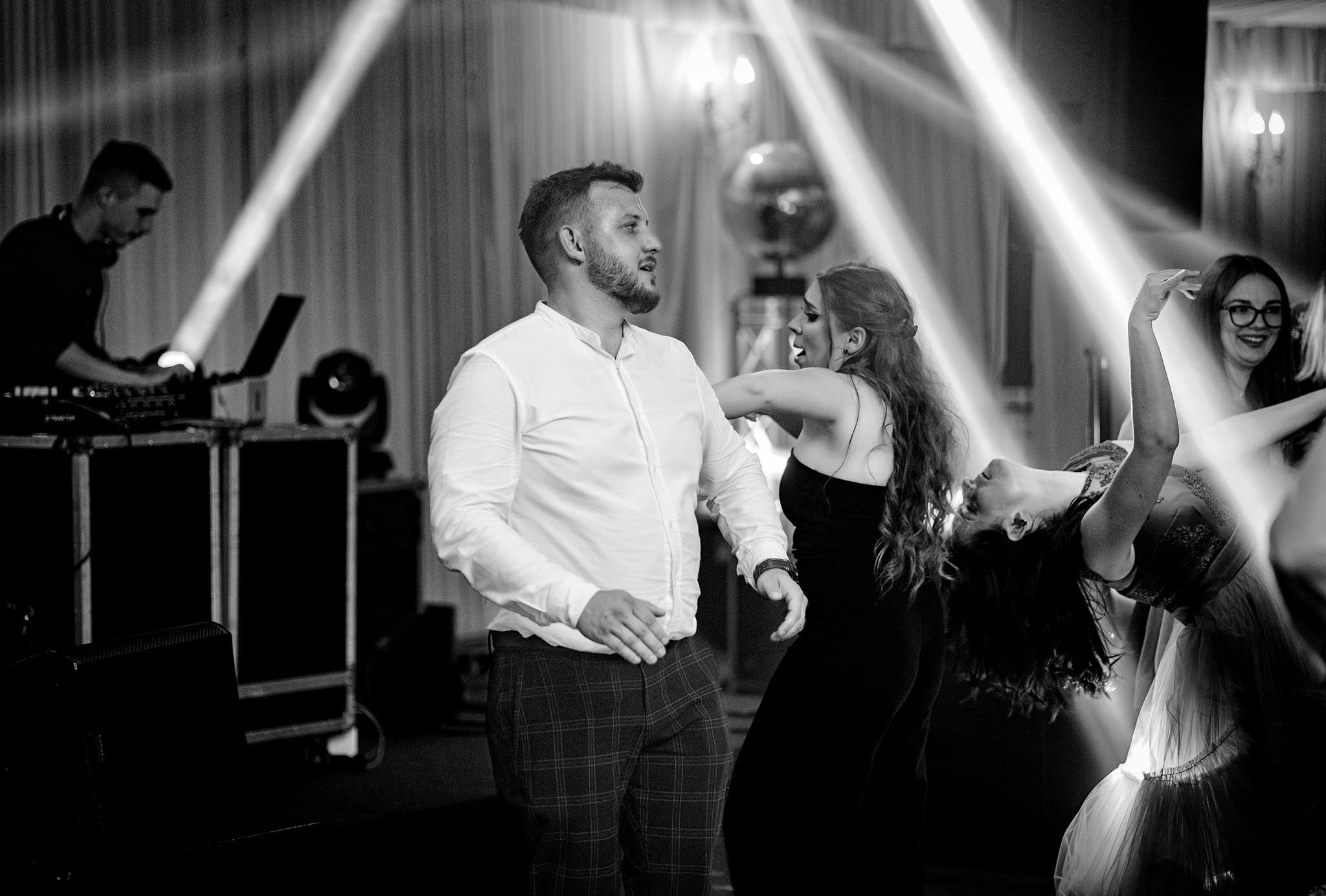 Mădălina și Cornel | Nuntă la Palatul Brukenthal Avrig. Mădălin Ciortea - fotograf de nuntă și de familie | Dream Art Events