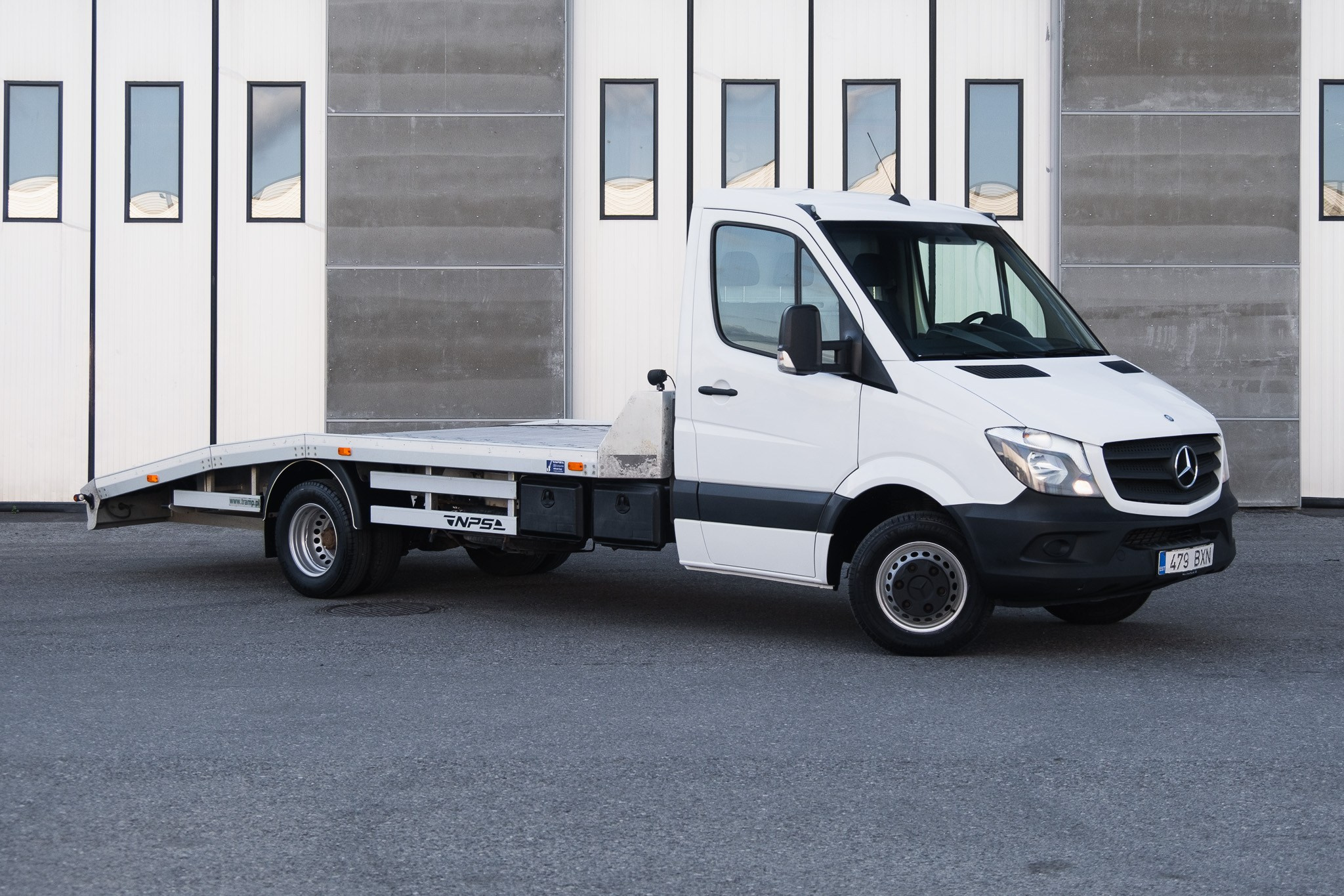 Mercedes-Benz Sprinter. LOHA VISUALS — AUTOMOTIVE PHOTOGRAPHY