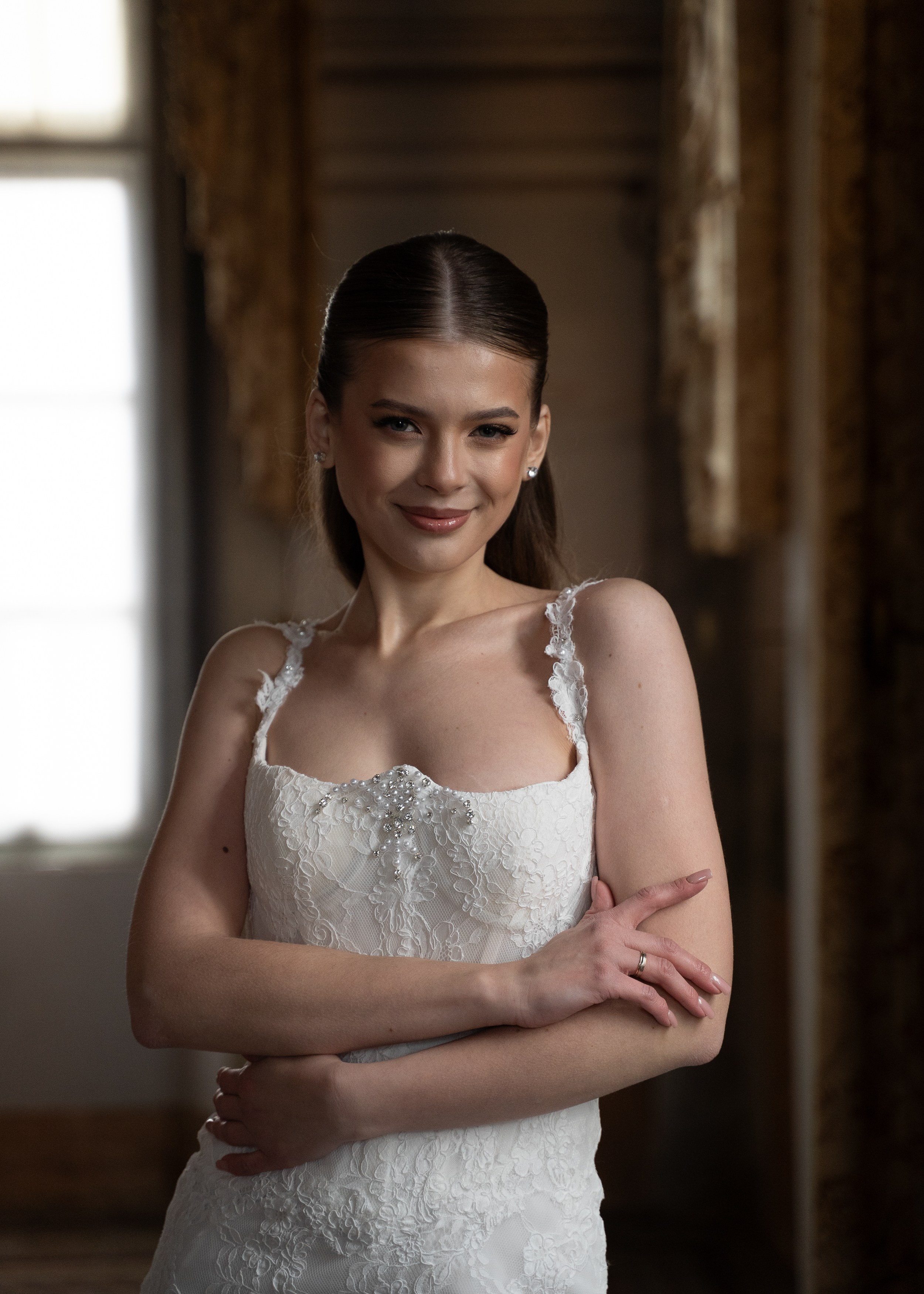 Bridal makeup and hairstyling for a wedding in Italy by Milan artist