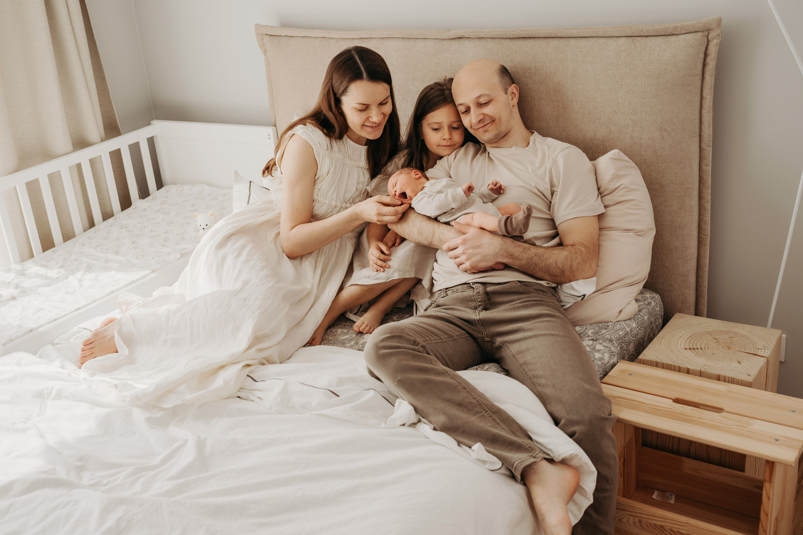 Лео и Соня (10 дней и 5 лет). Фотограф новорожденных и детей первого года Евгения Михалькевич