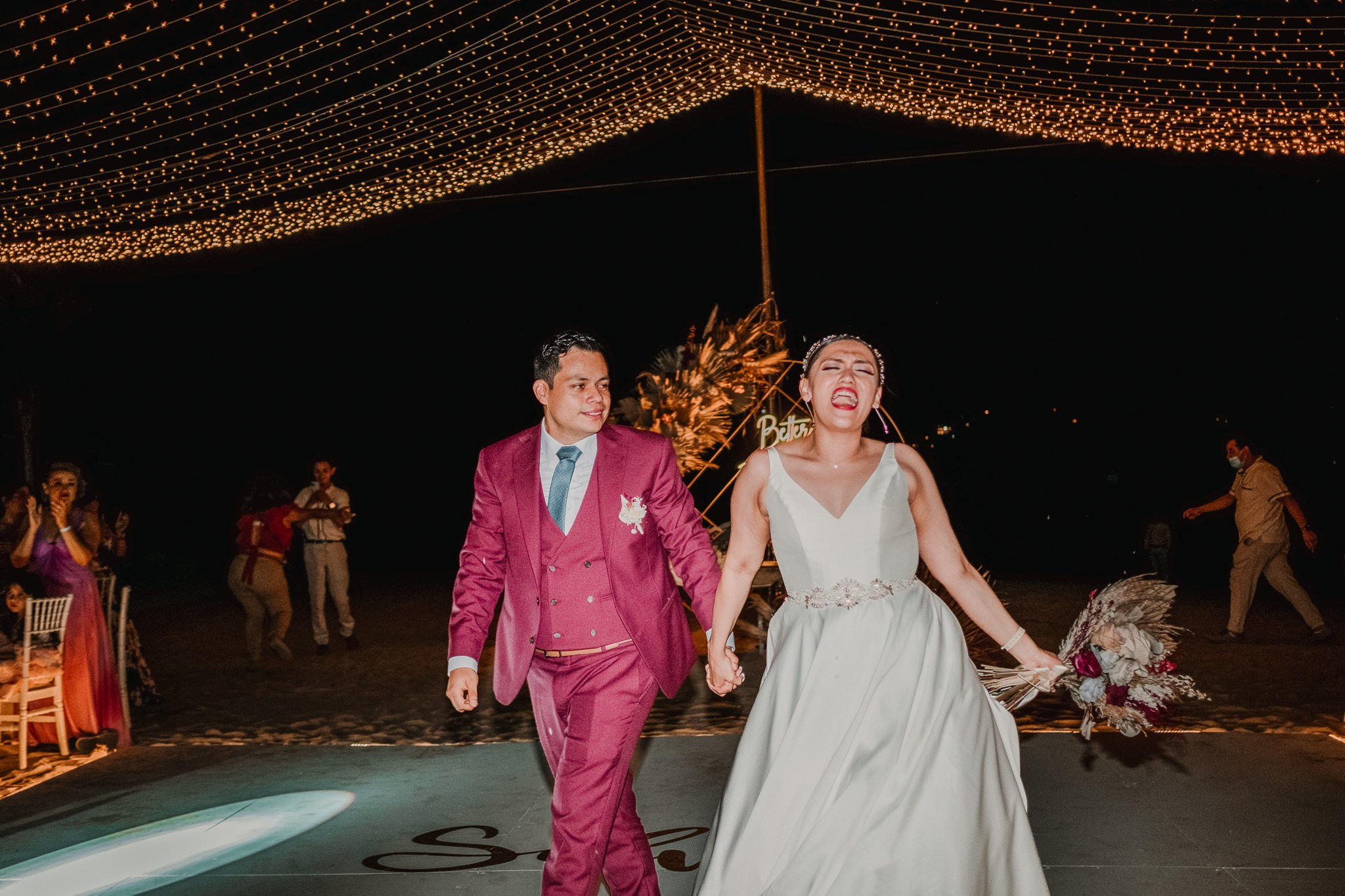 Silvia & Julio / Huatulco. Wedding and family photographer in Mexico City
