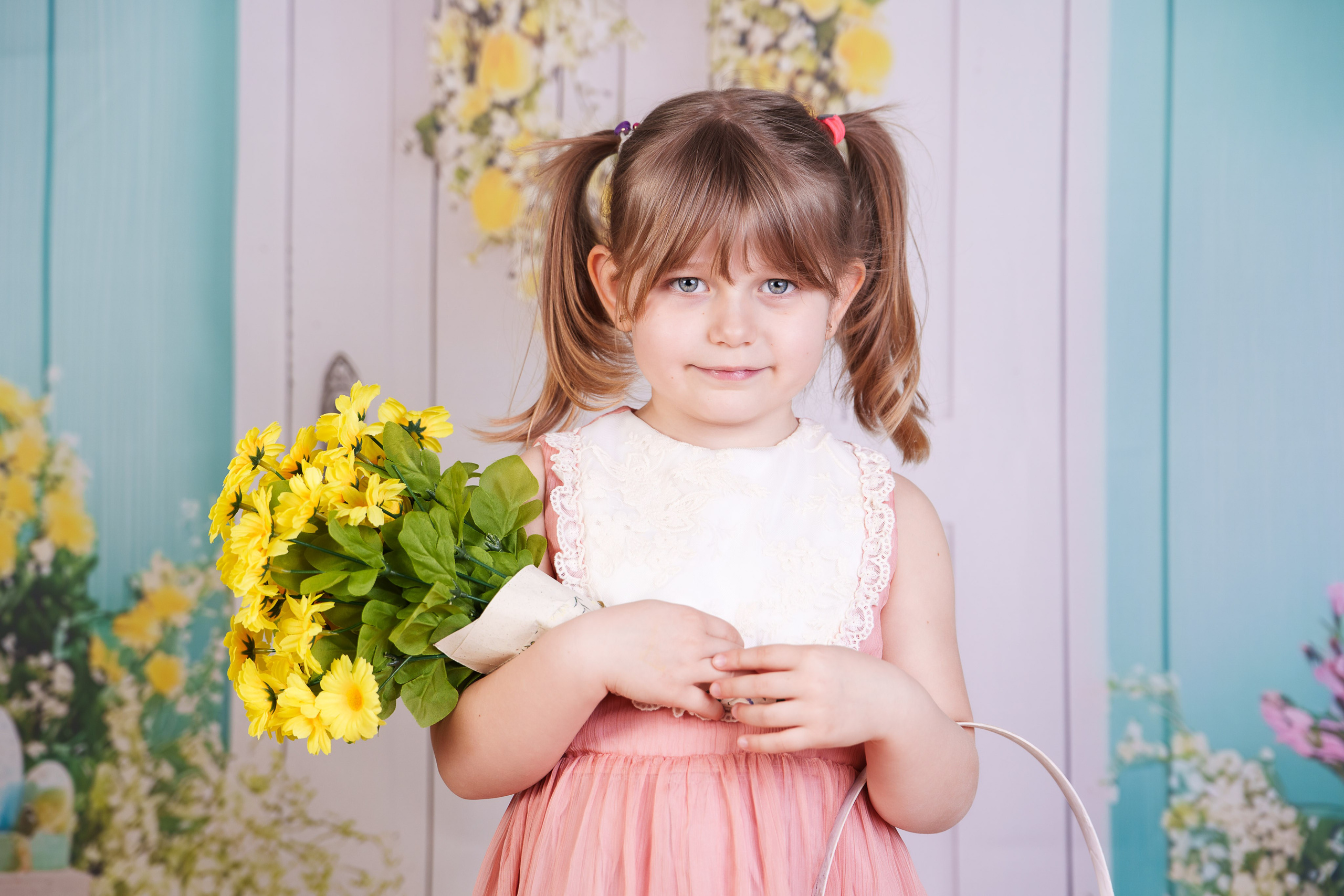 Sedinta foto Paste - Gradinita Miniterra. Liviu Andrei - Fotograf