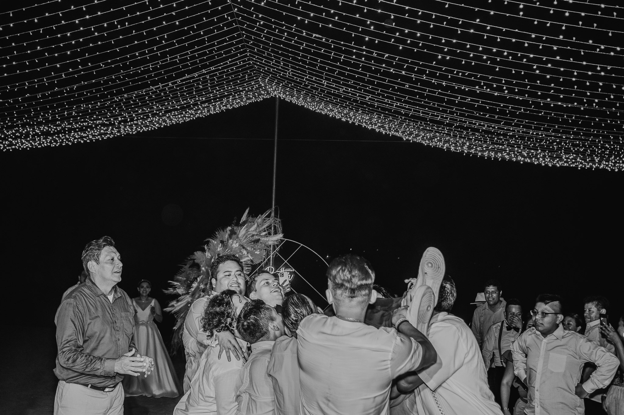 Silvia & Julio / Huatulco. Wedding and family photographer in Mexico City