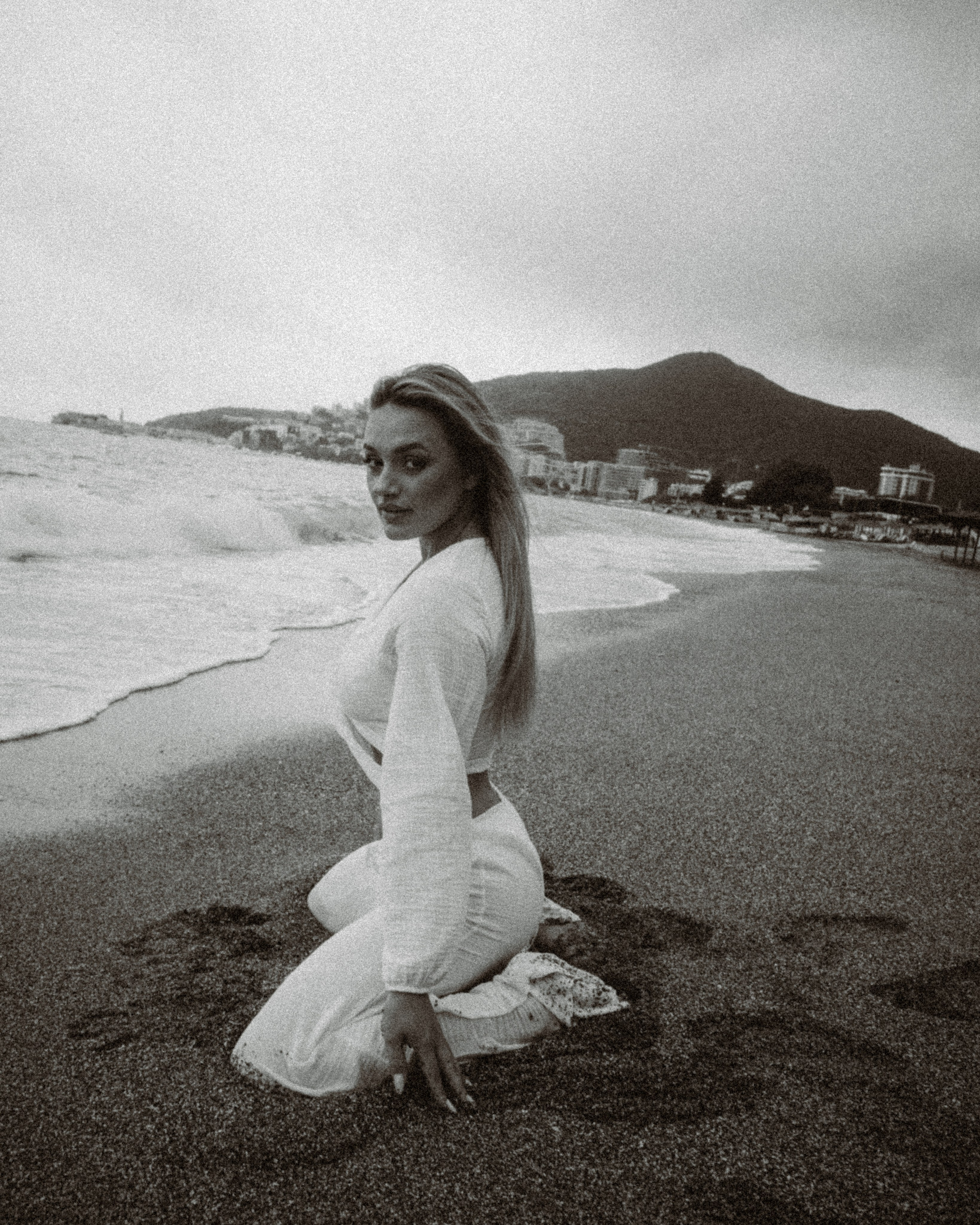 Outdoor. Mike Avelli