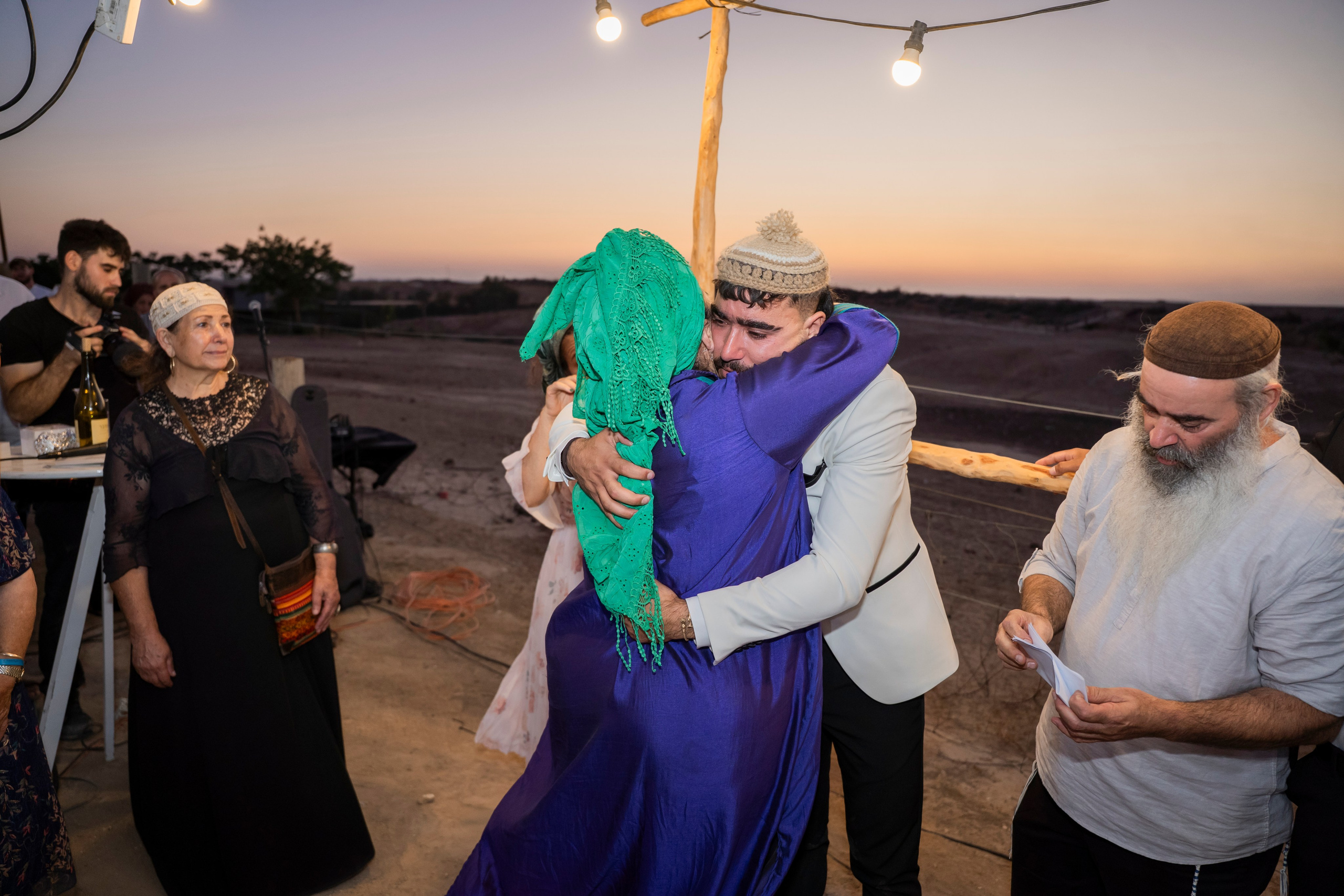 אביה ואחיה. יוסף מזרחי צילום חתונה, ברית וזוגיות. צלם מקצועי שאוהב להוציא אתכם הכי יפים ברגעים הכי מרגשים